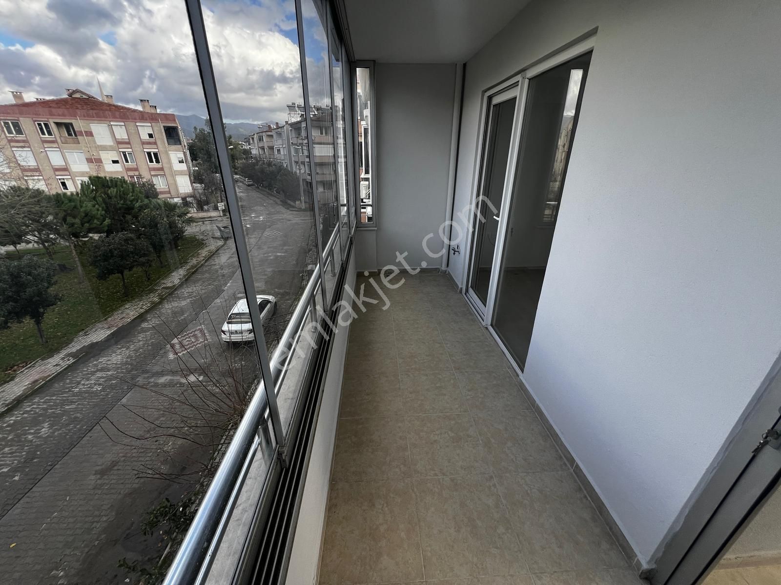 Yiğit'ten İkizçayda 2+1 Doğalgaz Kombili Ön Cephe Arakat Daire - Görsel 17