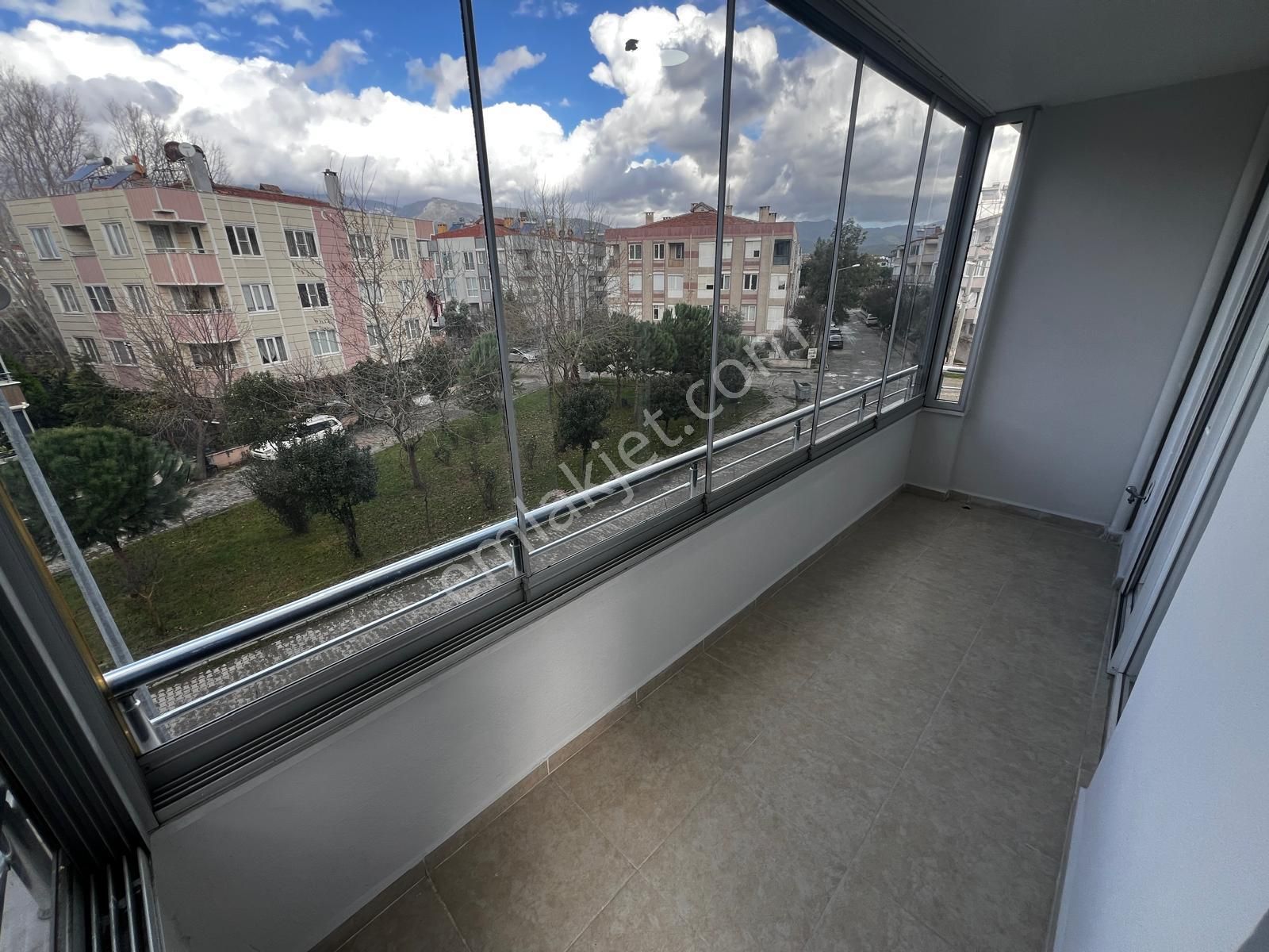 Yiğit'ten İkizçayda 2+1 Doğalgaz Kombili Ön Cephe Arakat Daire - Görsel 16