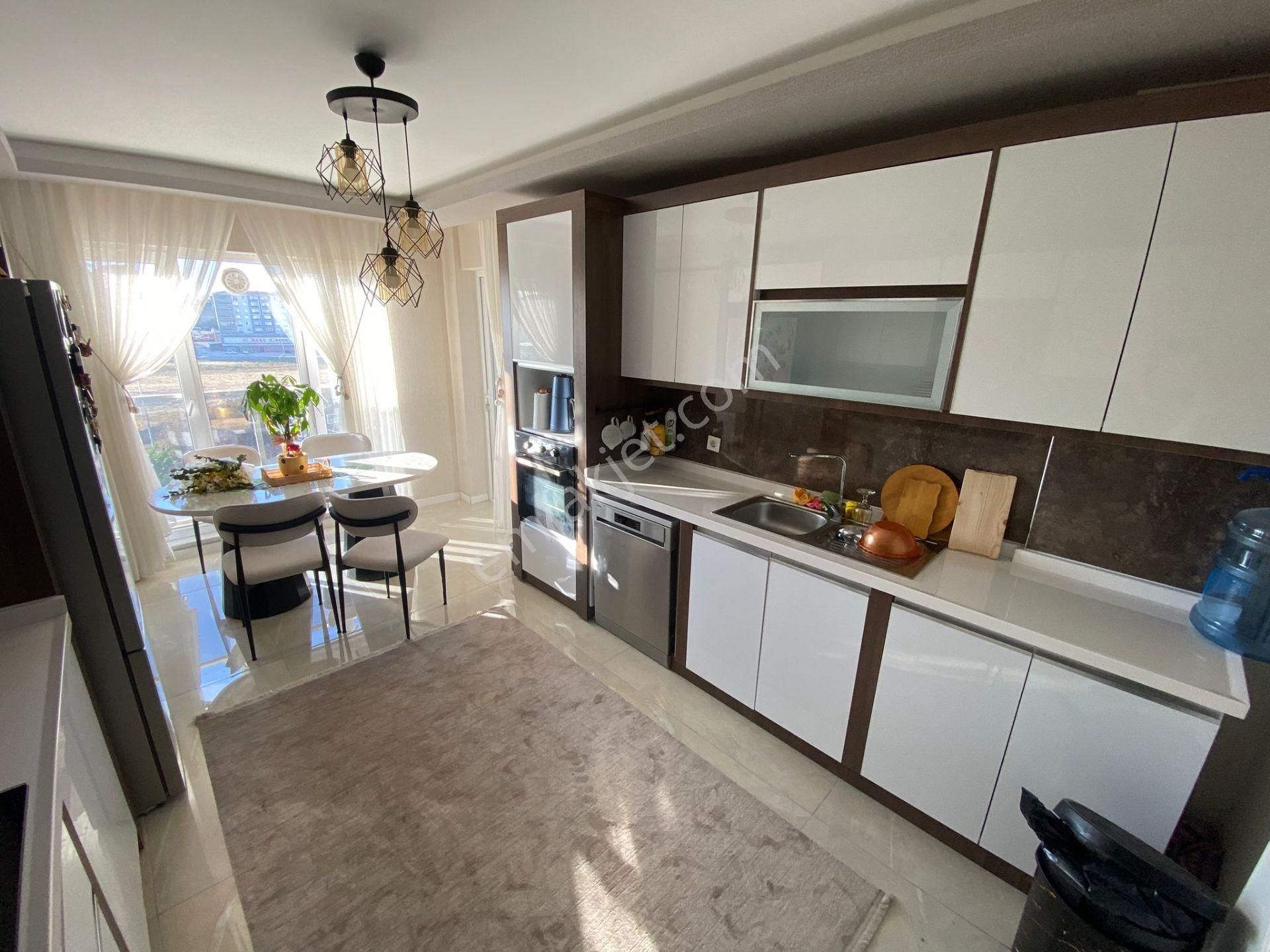 Ankara Kazanç'tan Ankaranın Gelişen Bölgesinde Çok Geniş Satılık 4+1 Daire