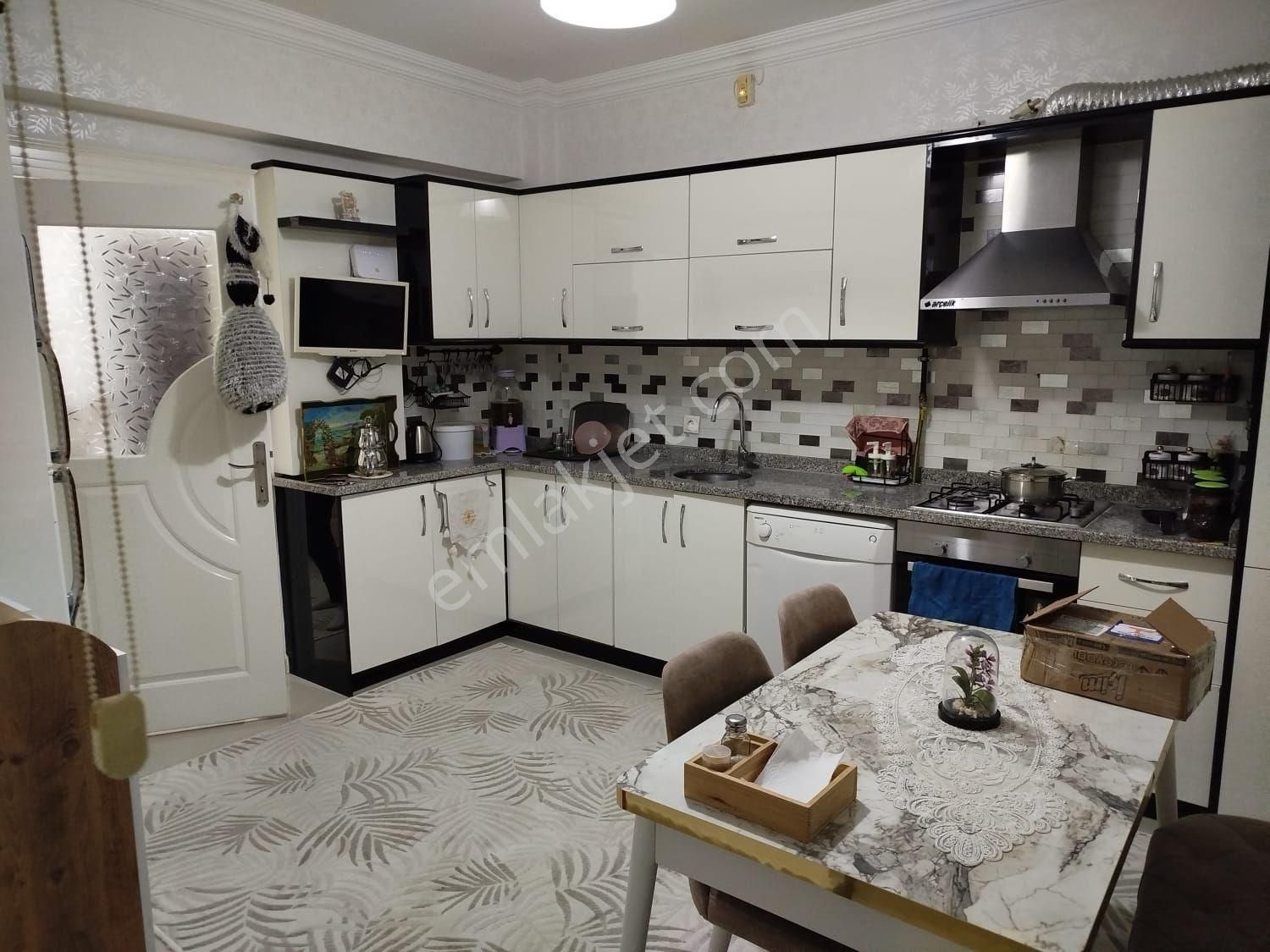 Bilge Emlaktan Şahintepe Mahalesinde Satlık 3+1 Daire