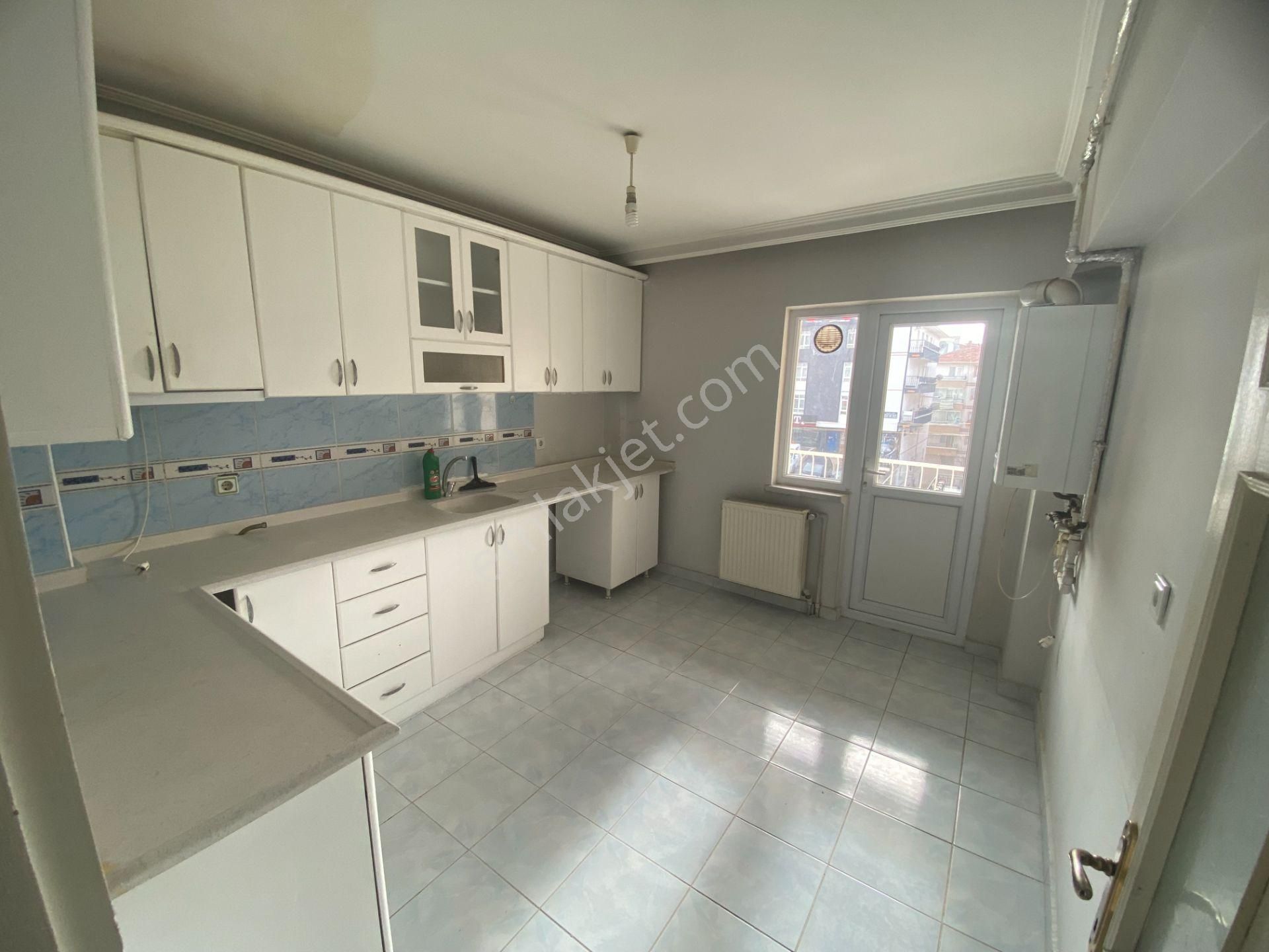 Etimesgut Elvan Mah Kiralık 3+1 Köşe Başı 130 M2 Arakat Daire - Görsel 3