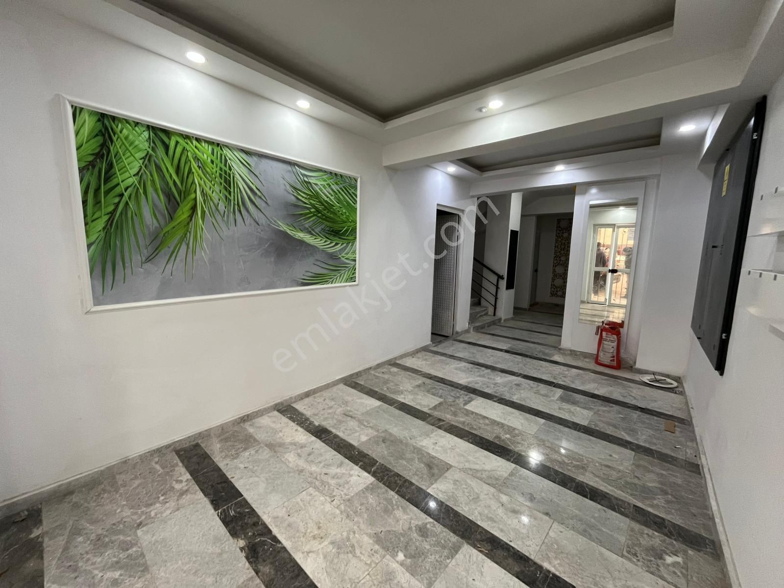 Anadolu Üniversitesi Giriş Kapısında Harika Konumda Yatırım Fırsatı 1+1