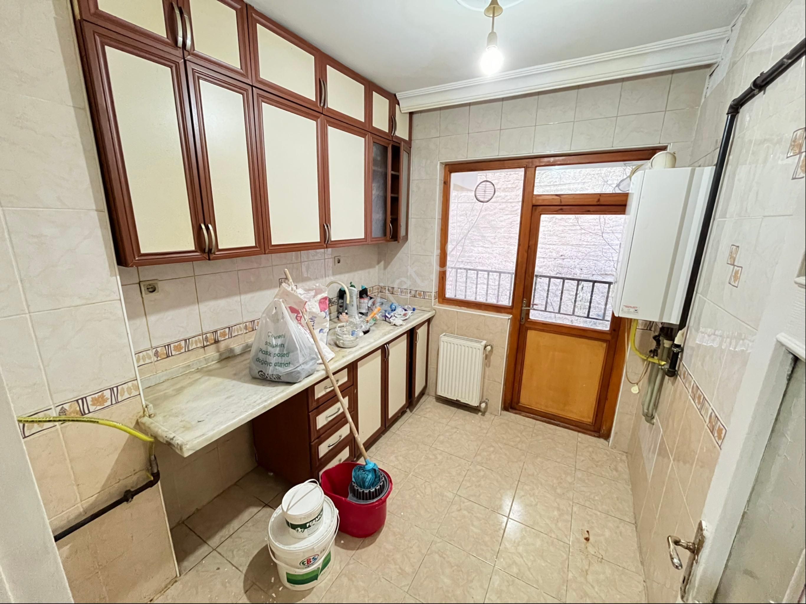 Tekin Emlaktan Fırsatt !!! Şehir Hastanesi Yakını Kilerli Kapalı Otoparklı Bağımsız Salon Uygun 2+1 - Görsel 2