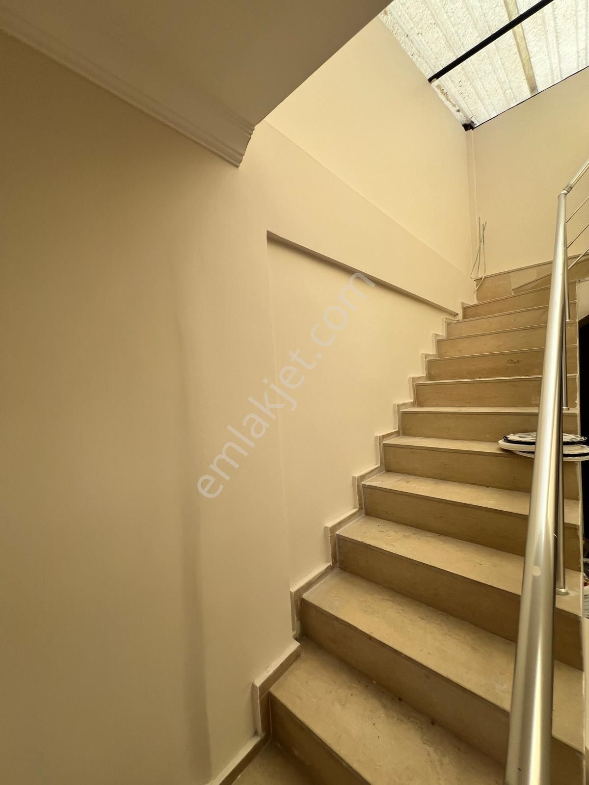 Karınca'dan İhsaniye'de Teraslı Müstakil 4+1 Kiralık Daire! - Görsel 9