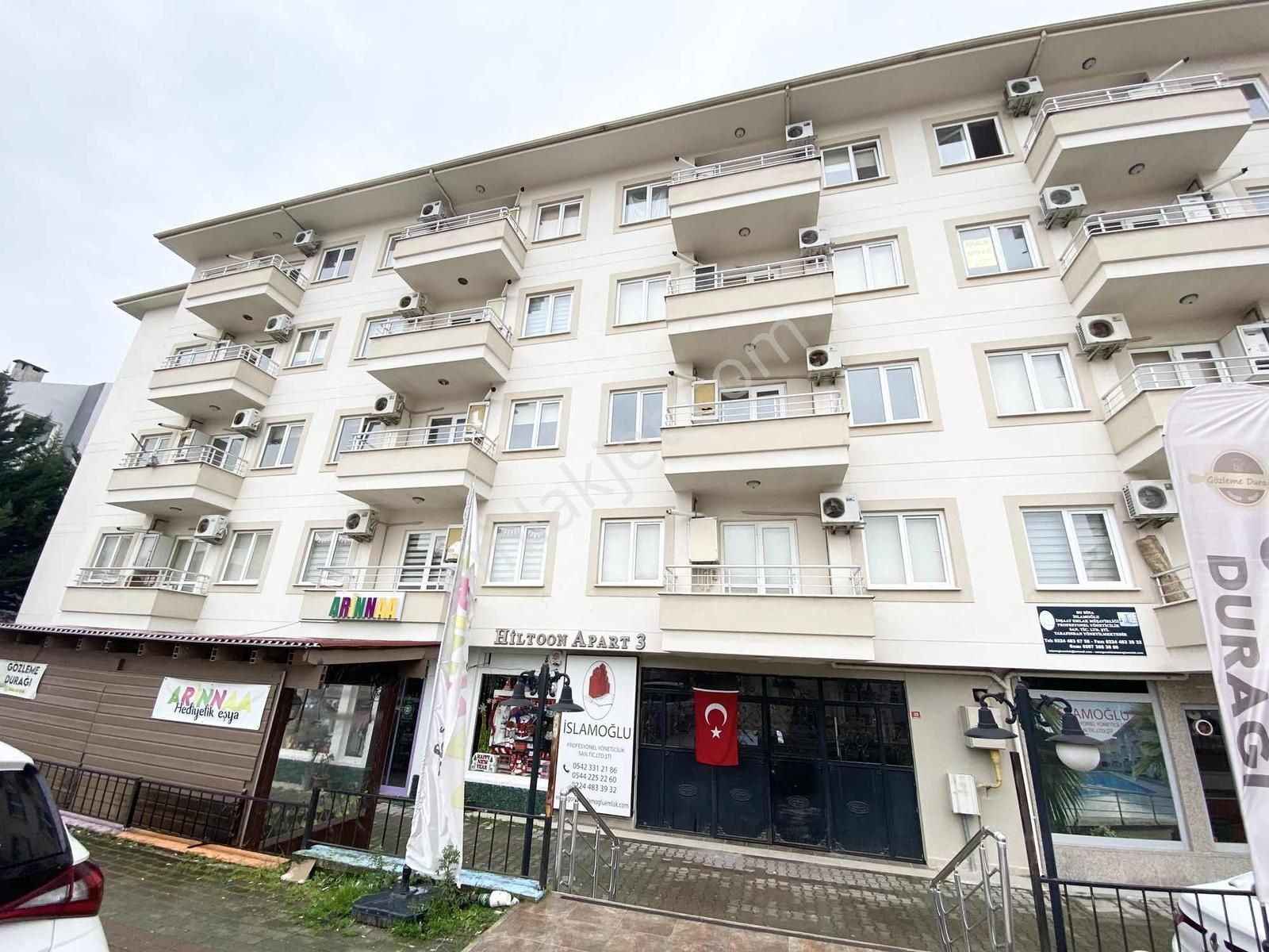 Şekerler Emlak'tan Hilton 3'te Kiralık Eşyalı Ara Kat Daire