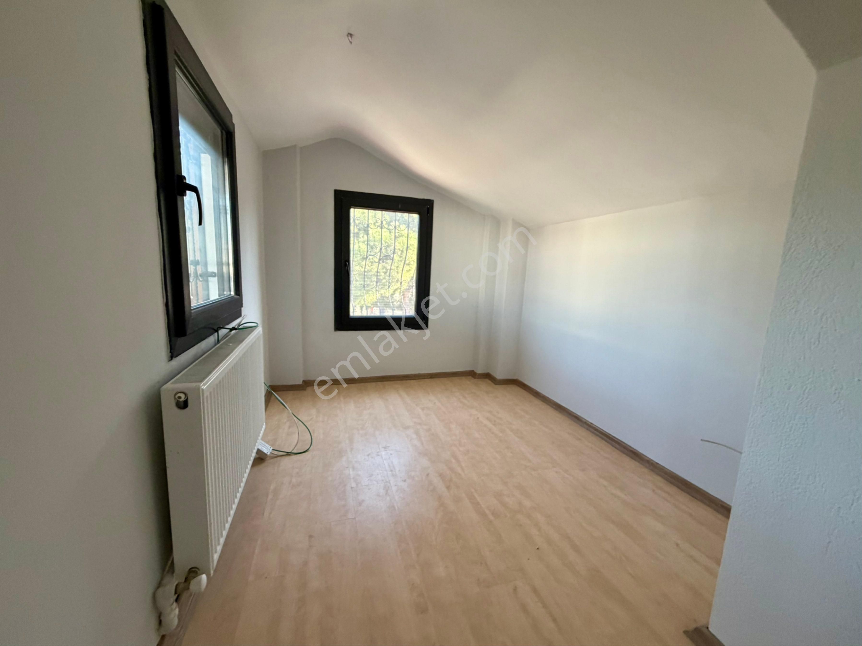 Denize Yakın Geniş Bahçeli Tek Müstakil Yazlık - Görsel 20