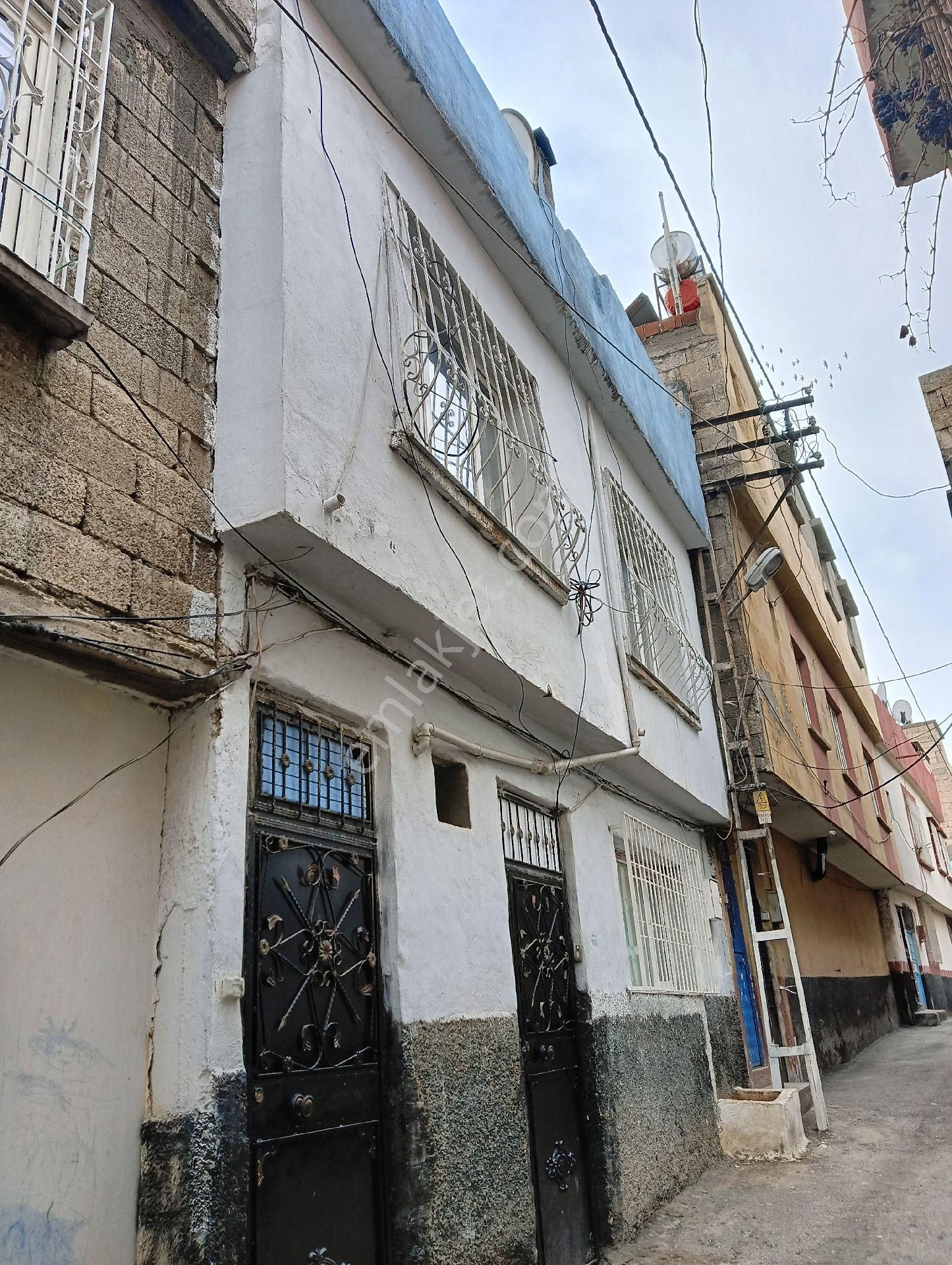 Akyol Gayrimenkul Den Satlık Karşıyakada Müstakil Ev 2 Katl - Görsel 2