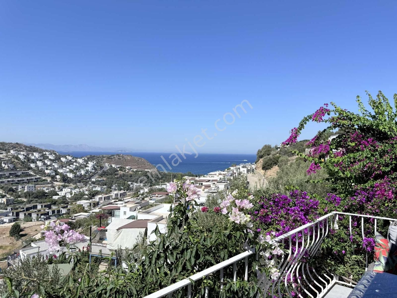 Bodrum Günbatımı Sitesinde Deniz Manzaralı, 3+1 Müstakil Ev