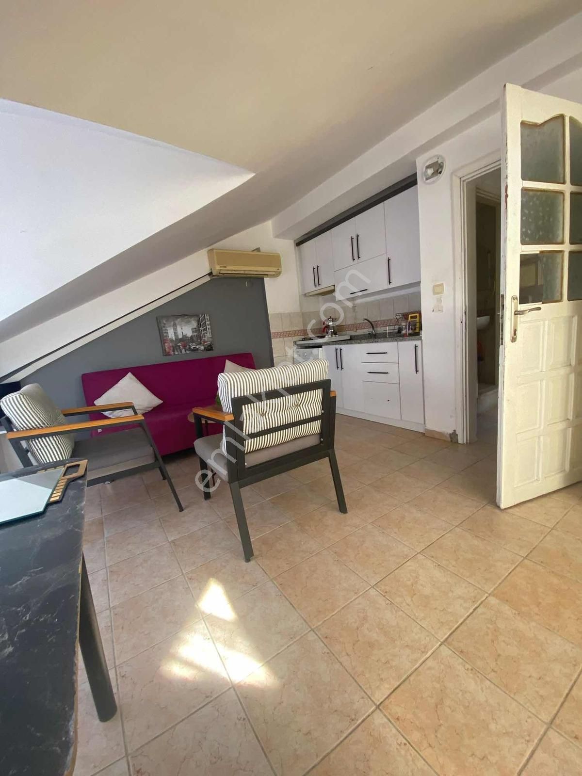 Side Mahallesinde 1+1 Eşyalı Kiralık Daire - Görsel 3