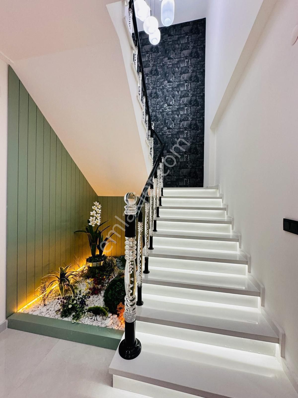 Efeler’de Tam Müstakil , Köşe Konum Havuzlu , Full Eşyalı Ekstra Lüks Villa - Görsel 35