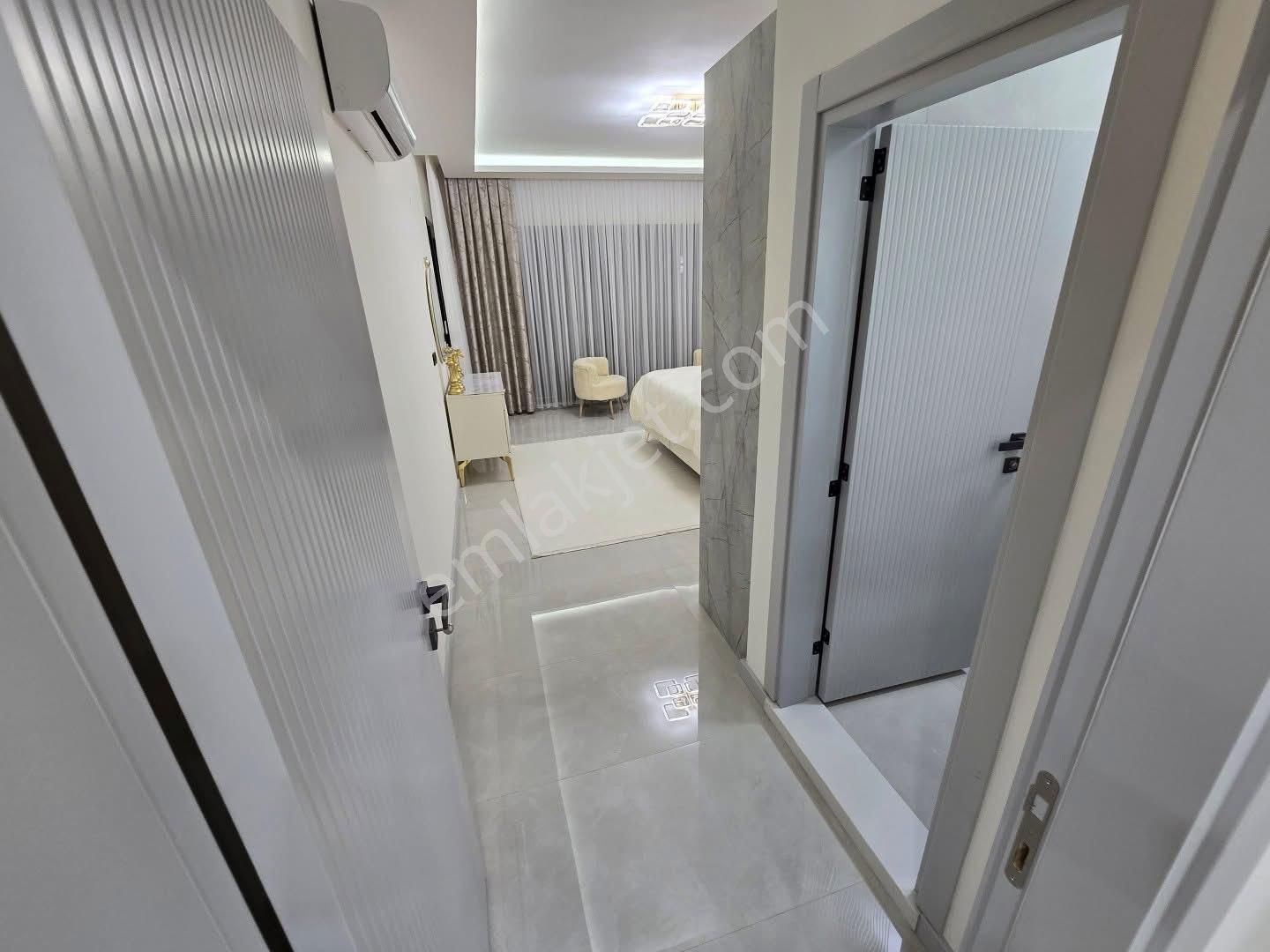 Efeler’de Tam Müstakil , Köşe Konum Havuzlu , Full Eşyalı Ekstra Lüks Villa - Görsel 21