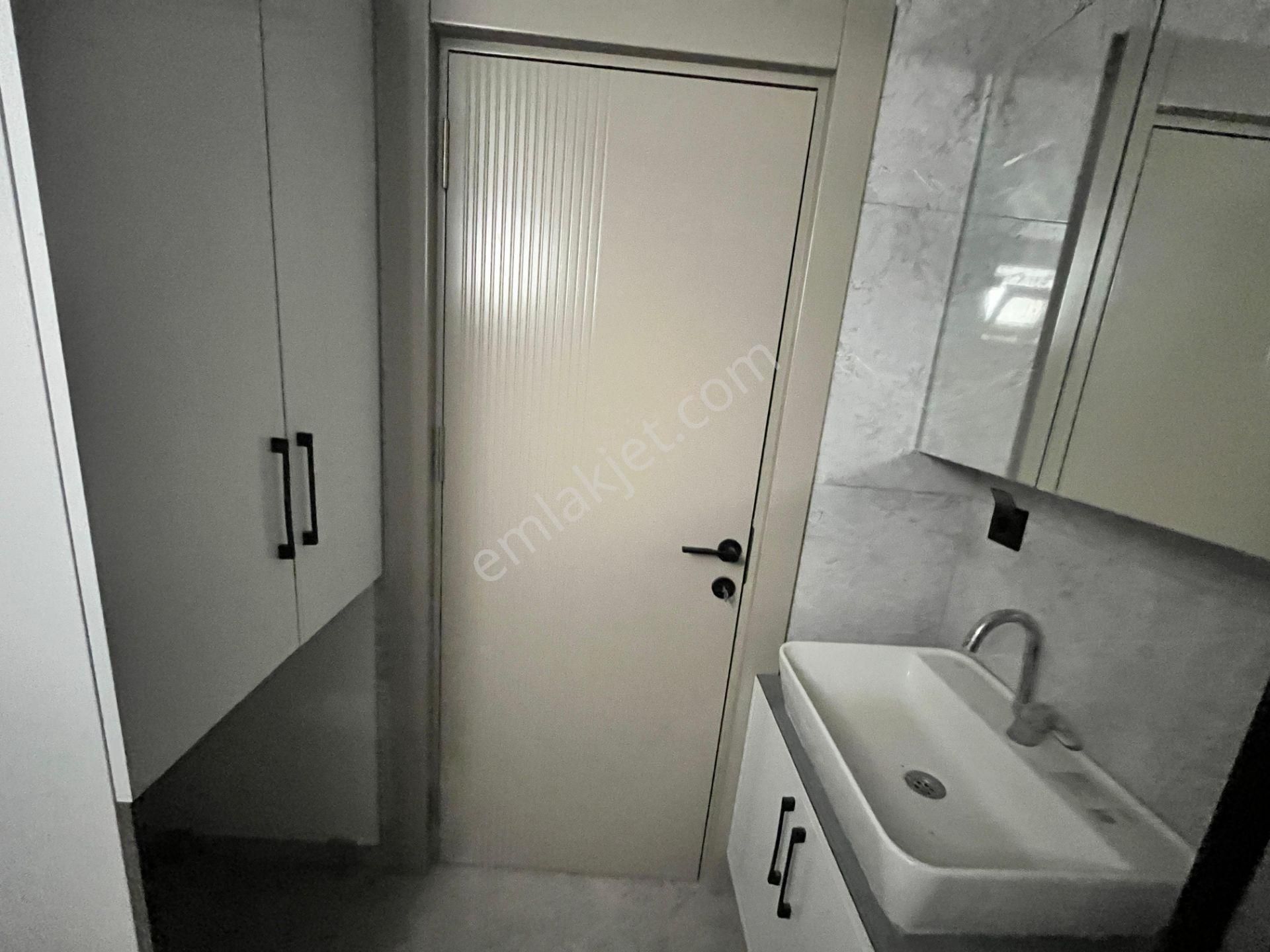 Kanal Boyunda , Şık Tasarımlı Sıfır 2+1 Daire - Görsel 18