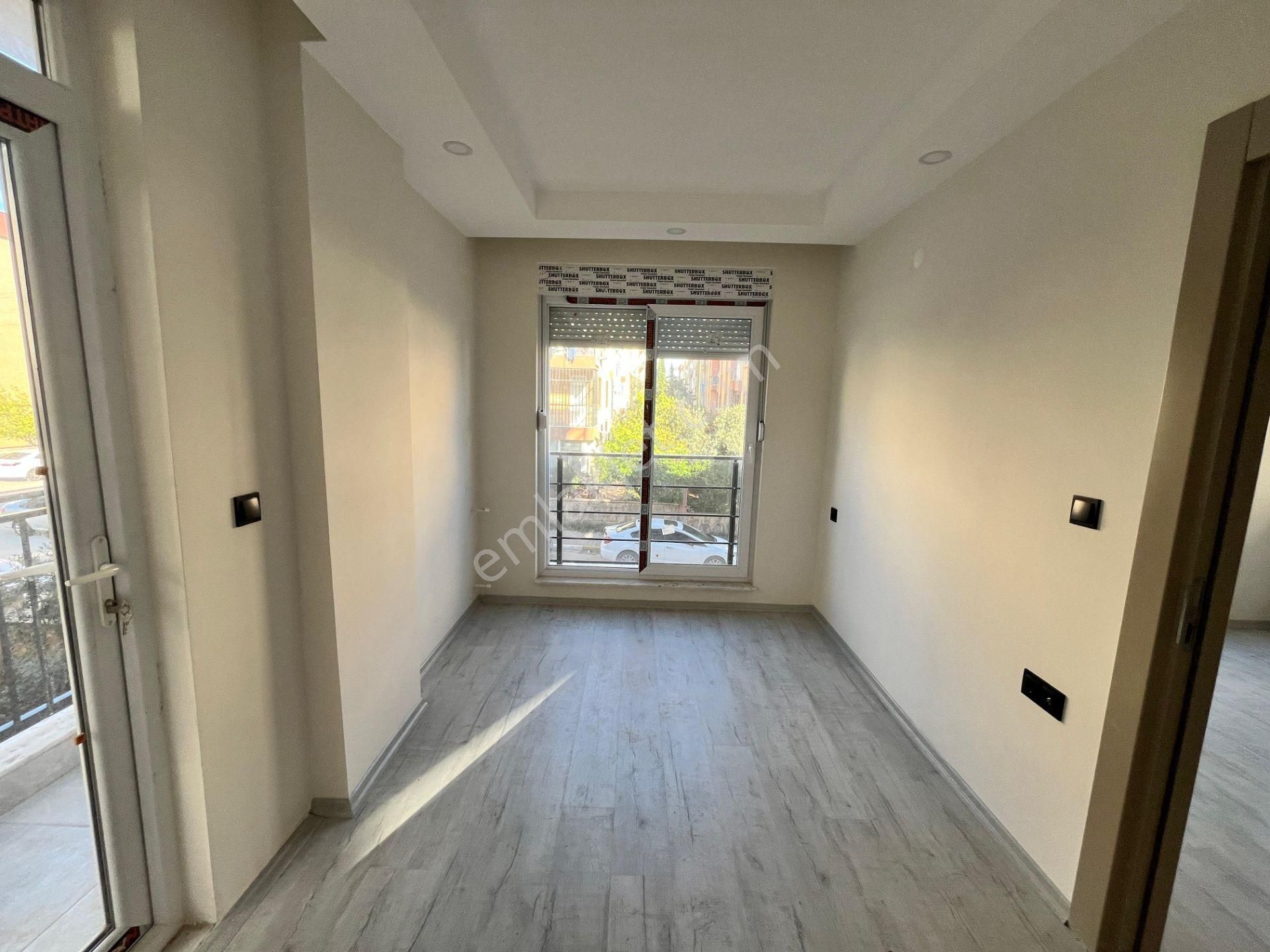 Kanal Boyunda , Şık Tasarımlı Sıfır 2+1 Daire - Görsel 8