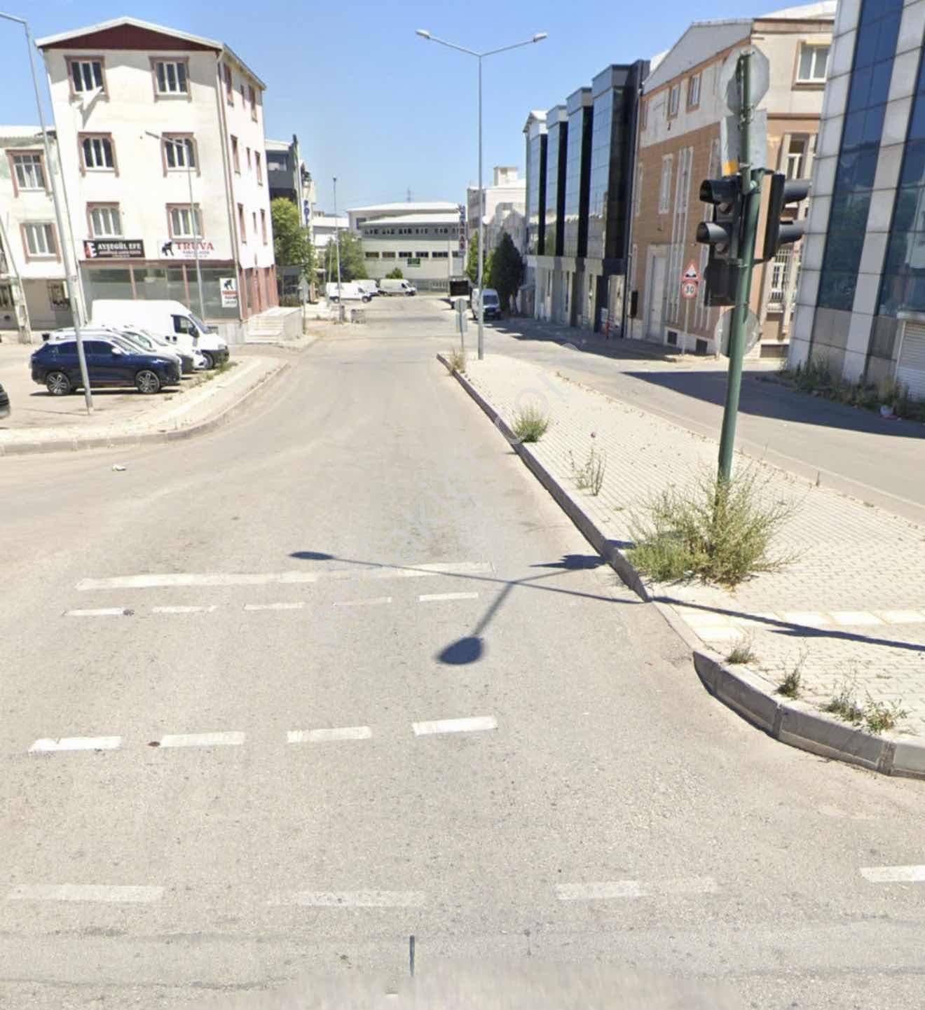 Vişne Köklü Cad. 130 M2 Ticari İmarlı Arsa - Görsel 5