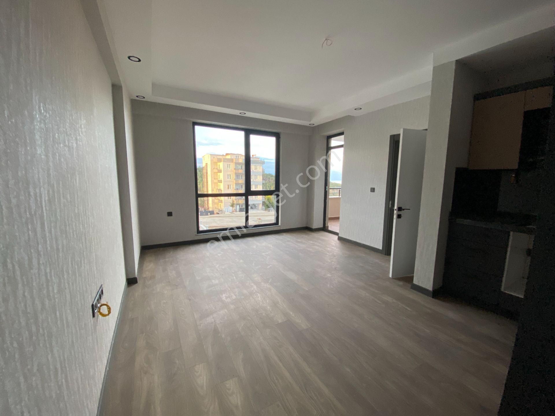 Truva//bt'den Körfez Okullar Bölgesinde Satılık 1+1 Daire