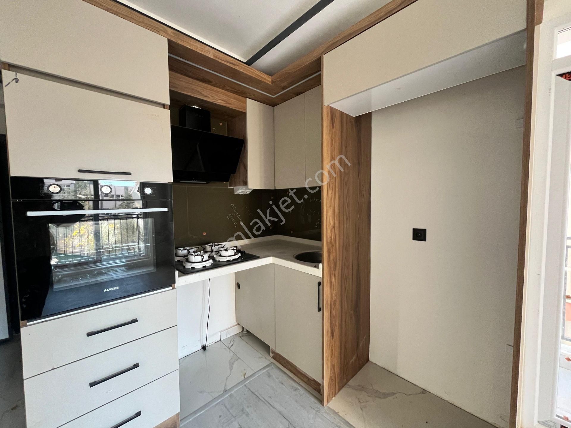 Kuzeyyaka 'da Ferah Kullanışlı Katta Sıfır 2+1