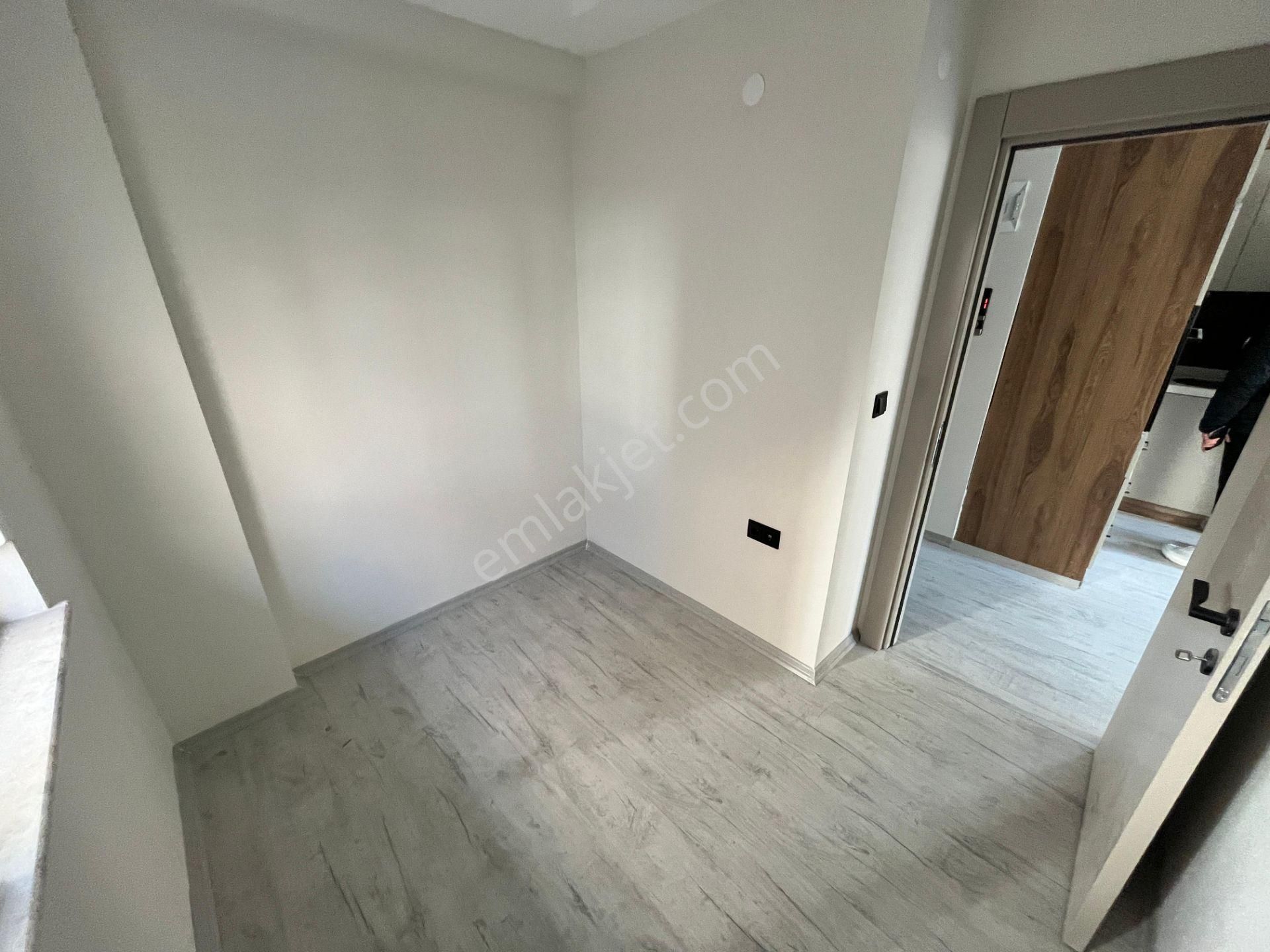 Kuzeyyaka 'da Ferah Kullanışlı Katta Sıfır 2+1 - Görsel 13