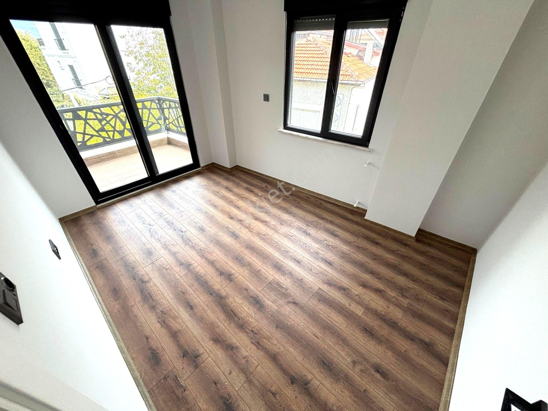 Yiğit'ten Akçay'da 4+1 Kaz Dağları Eteğinde Tripleks Lüks Villa - Görsel 16