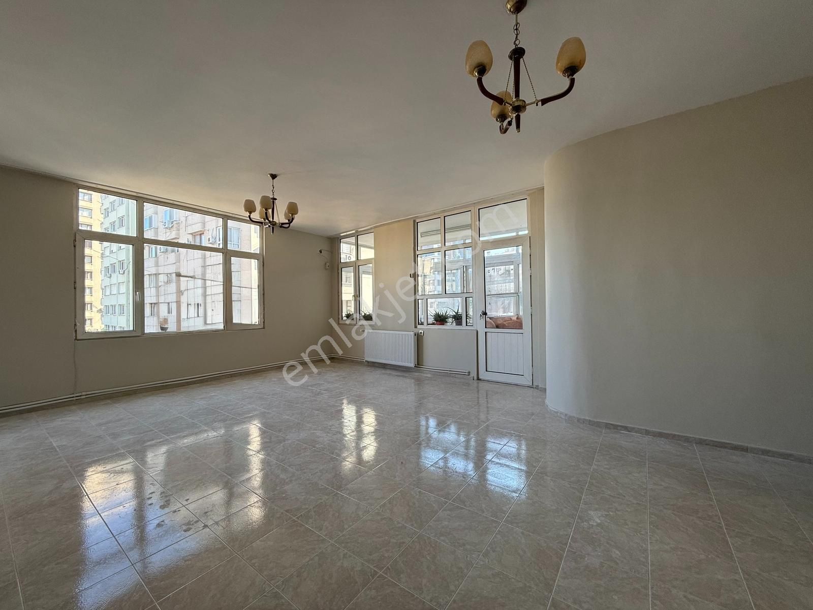 Gazipaşa'da 3+1 165 M2 Doğalgazlı*kapalı Mutfak Kiralık Daire - Görsel 3