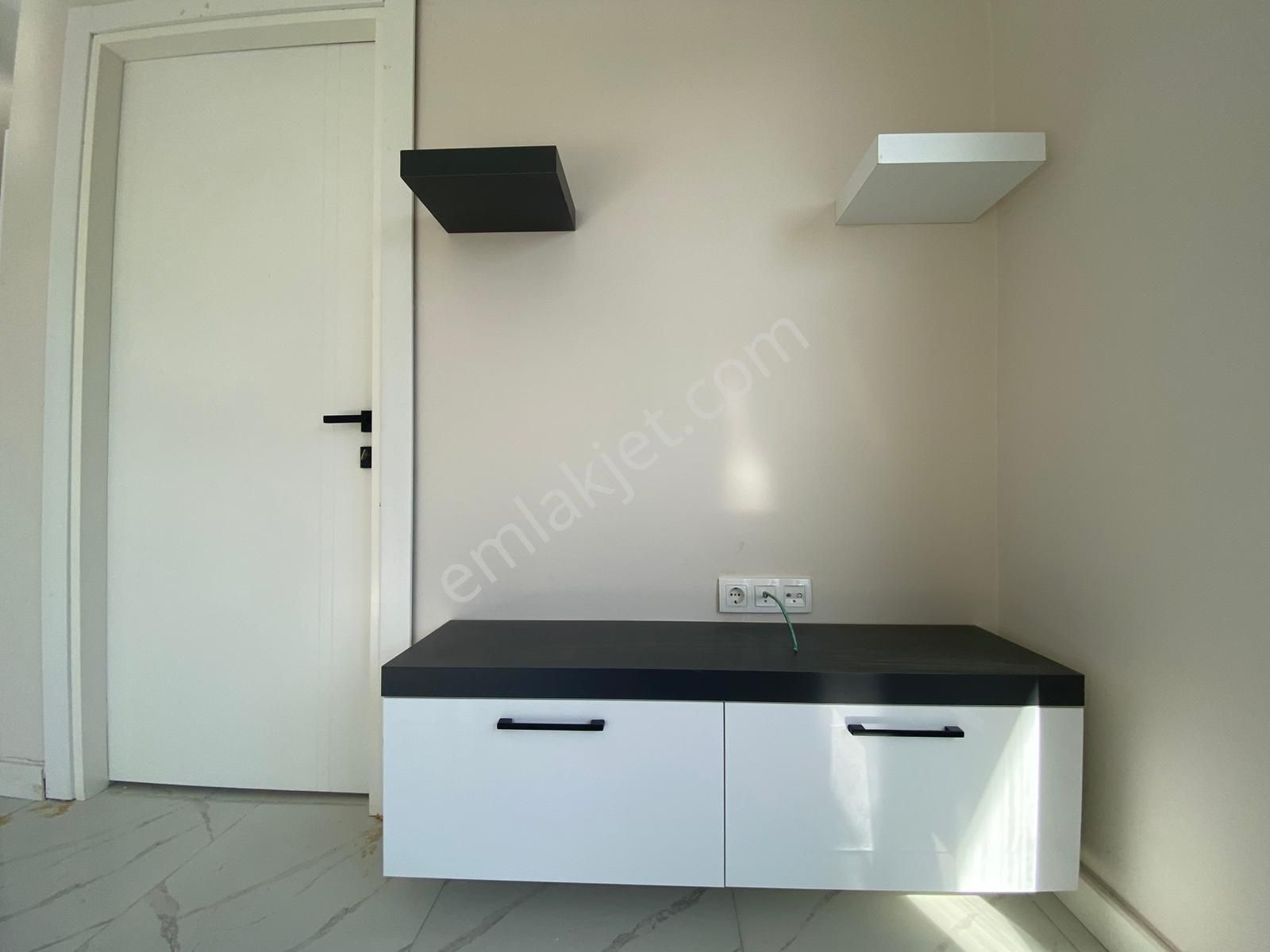 Döşemealtı Çıplaklıda Yeni Binada Kiralık 1+1 Daireler - Görsel 4