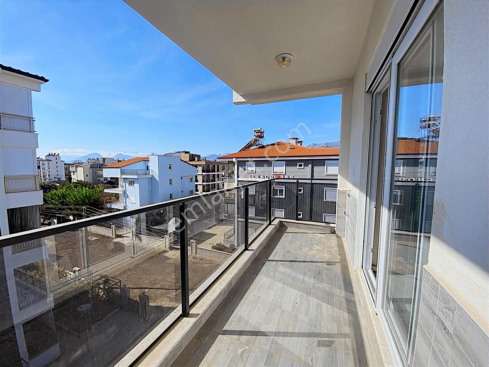 Döşemealtı Çıplaklıda Yeni Binada Kiralık 1+1 Daireler - Görsel 5