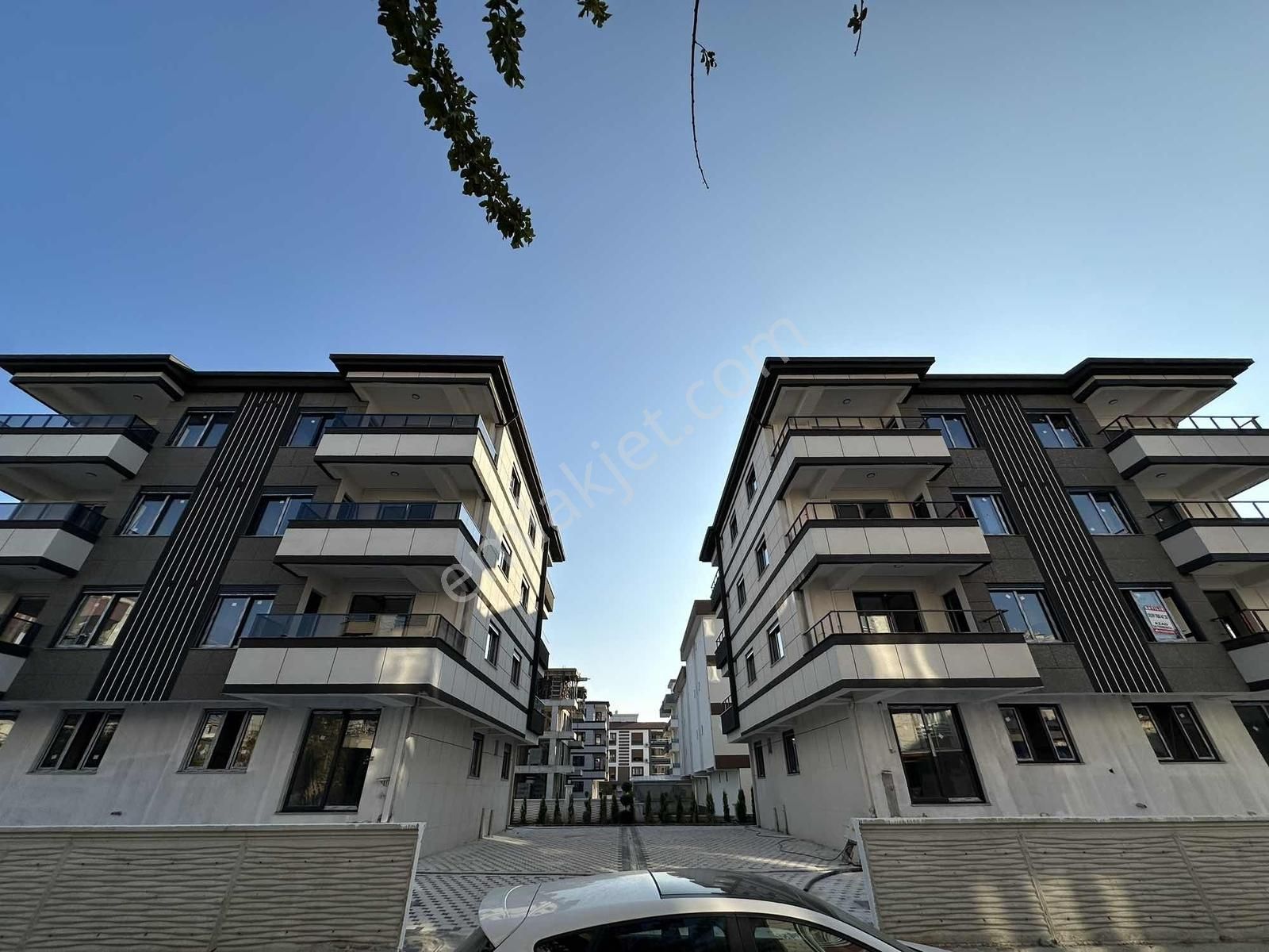 Uygan'dan Yemişlik Mah. 2+1 105m² Site İçi Sıfır Arakat Lüx - Görsel 3