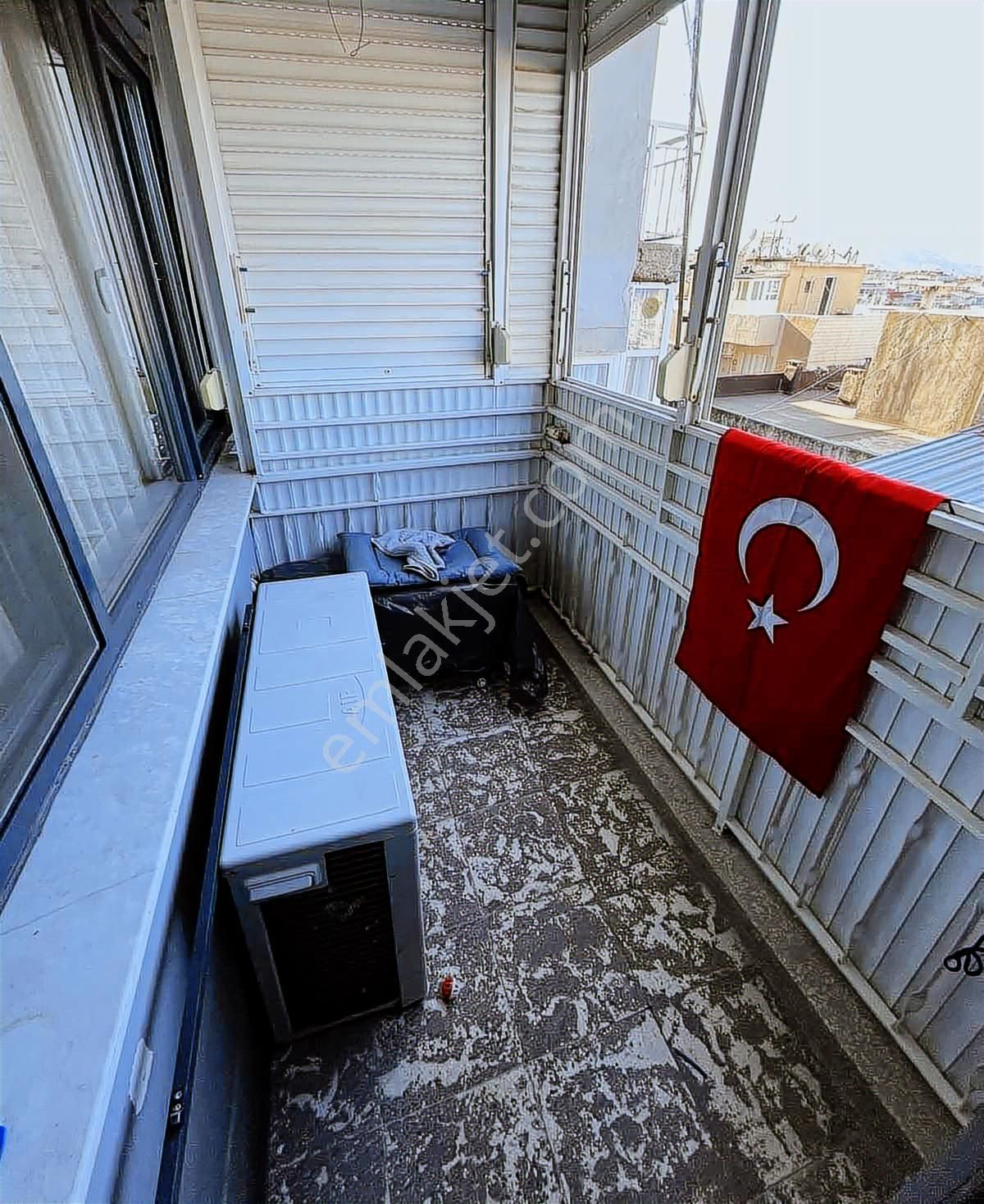 Türker Emlak | 3+1 110m2 Deniz Manzaralı Arakat Daire - Görsel 3