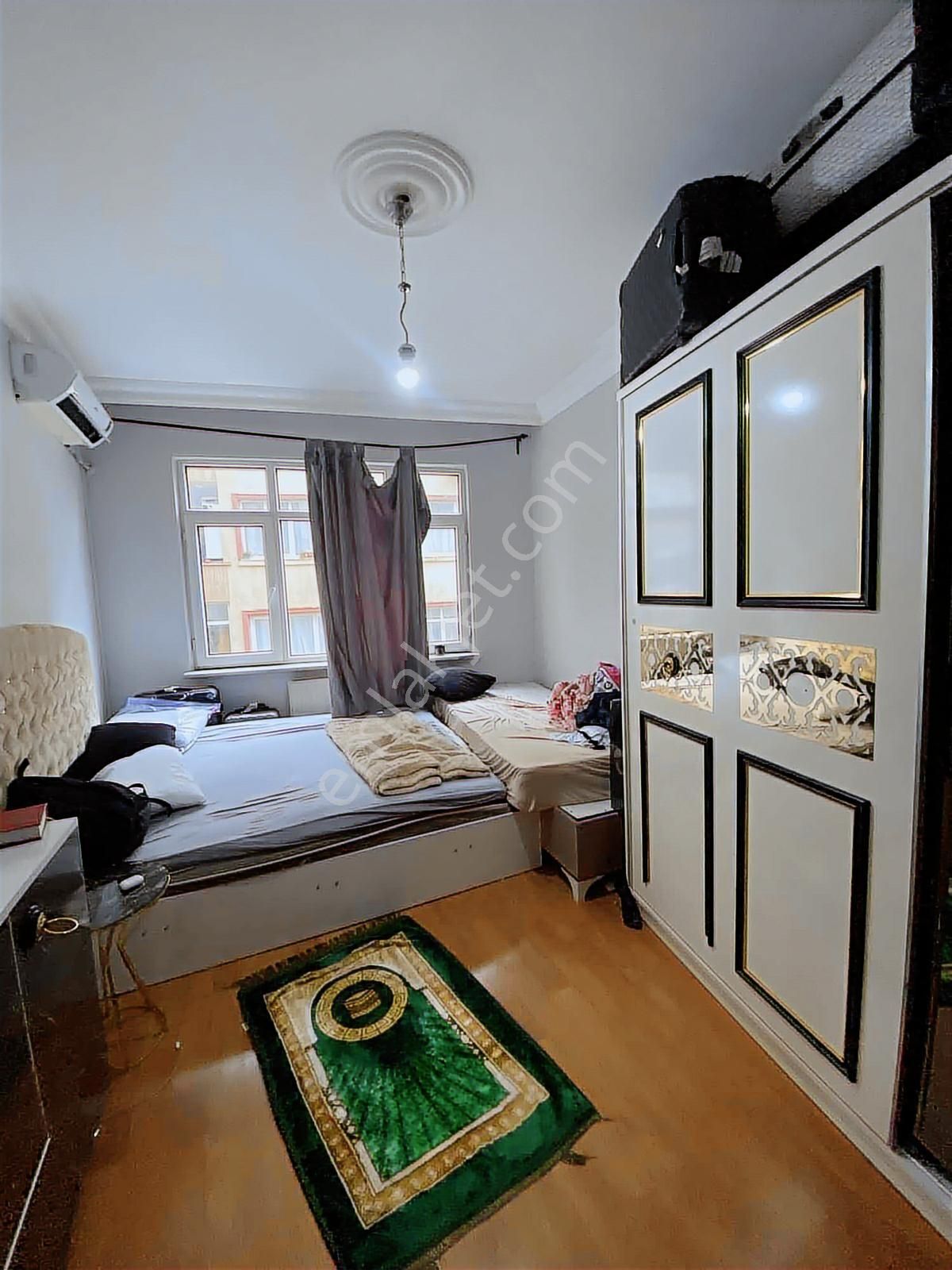 Cevdetpasa Ana Caddede Temiz Bakımlı Eşyalı 3+1 Satılık Daire - Görsel 3