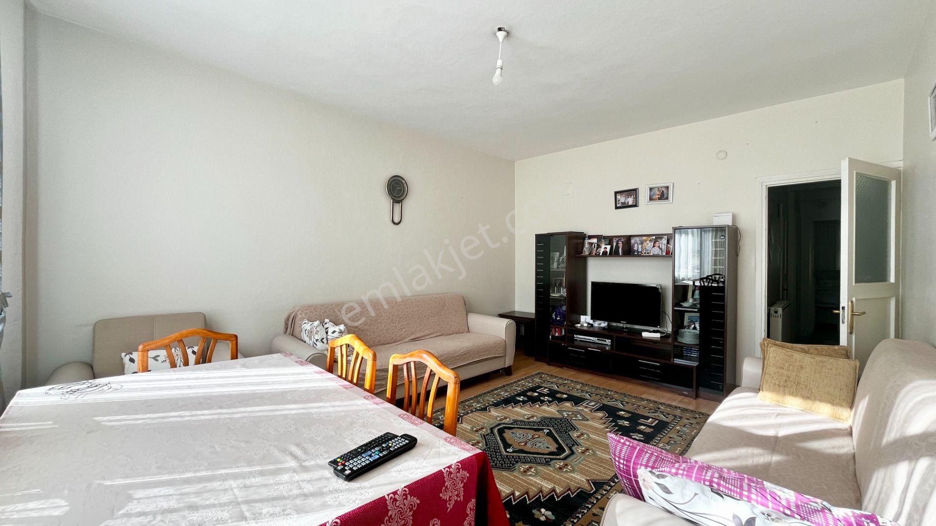 Ümraniye Ihlamurkuyu Mahallesi Satılık 2+1 Ara Kat Daire - Görsel 4