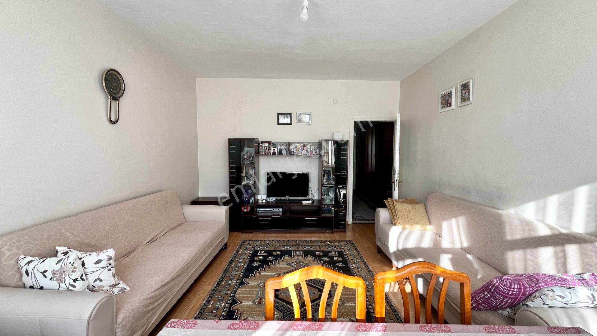 Ümraniye Ihlamurkuyu Mahallesi Satılık 2+1 Ara Kat Daire - Görsel 6