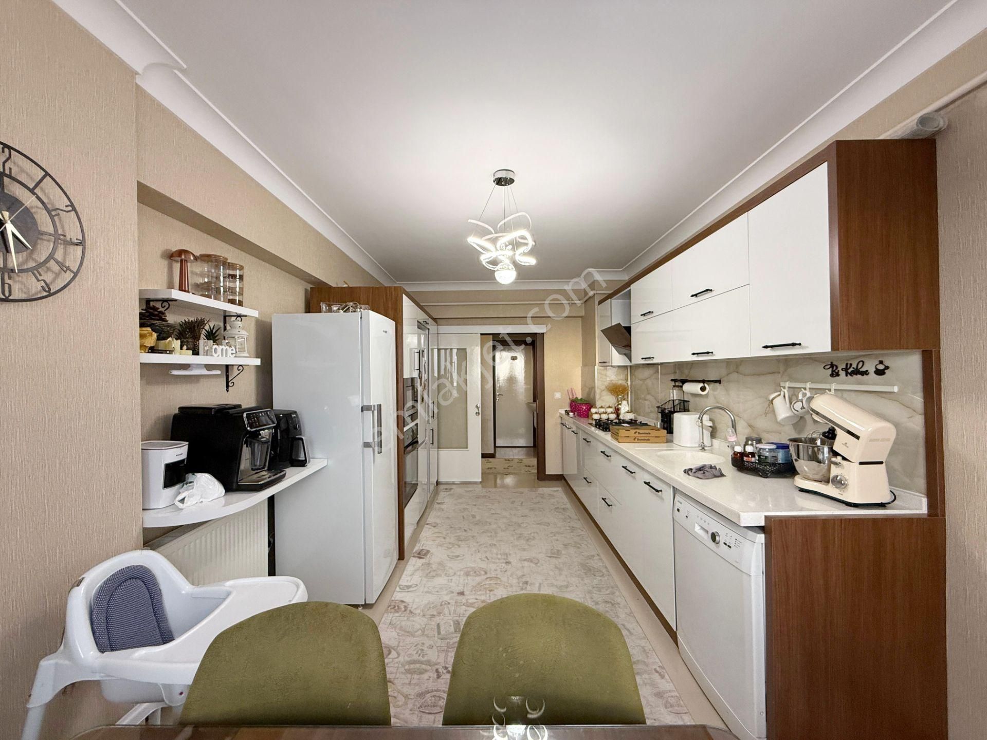 Öz.maşalllah.dan Sitte İcinde Geniş Balkonlu 3+1 Daire,, - Görsel 9