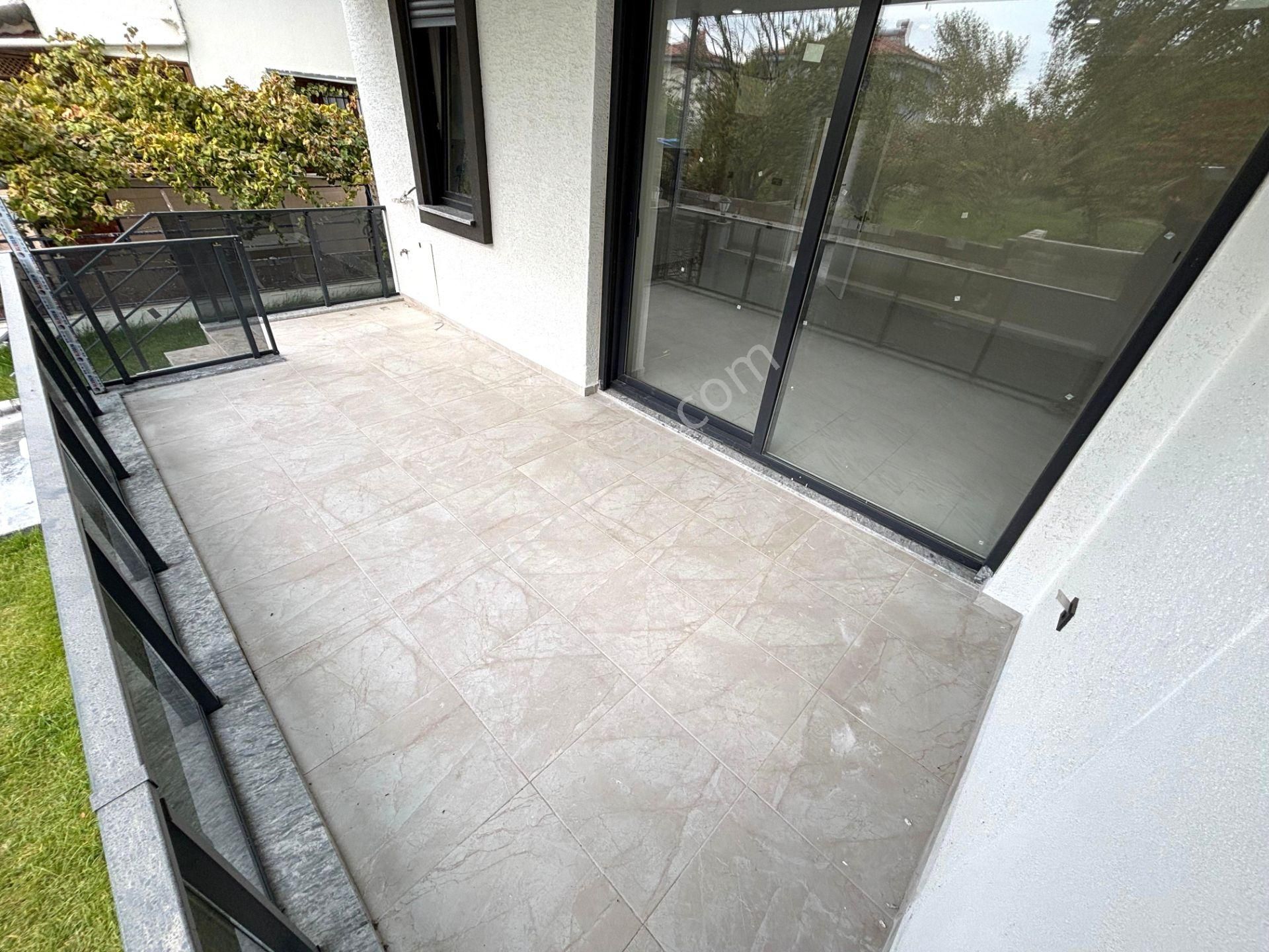 Yiğit'ten Güre'de 3+1 Denize 100 Metre Tripleks Lüks Villa - Görsel 31