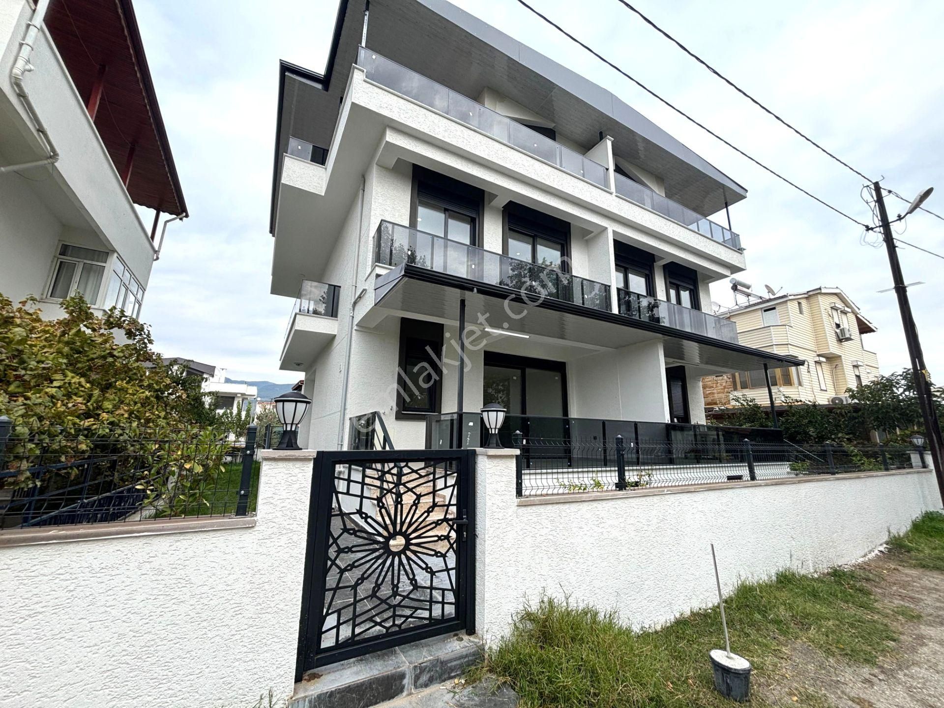 Yiğit'ten Güre'de 3+1 Denize 100 Metre Tripleks Lüks Villa - Görsel 2