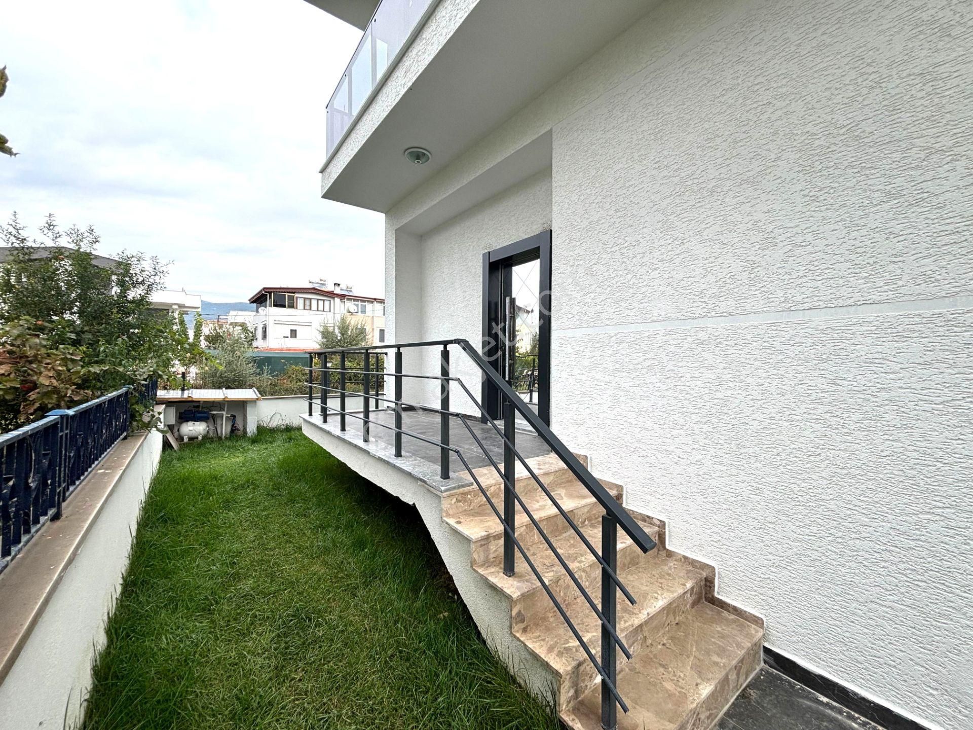 Yiğit'ten Güre'de 3+1 Denize 100 Metre Tripleks Lüks Villa - Görsel 35