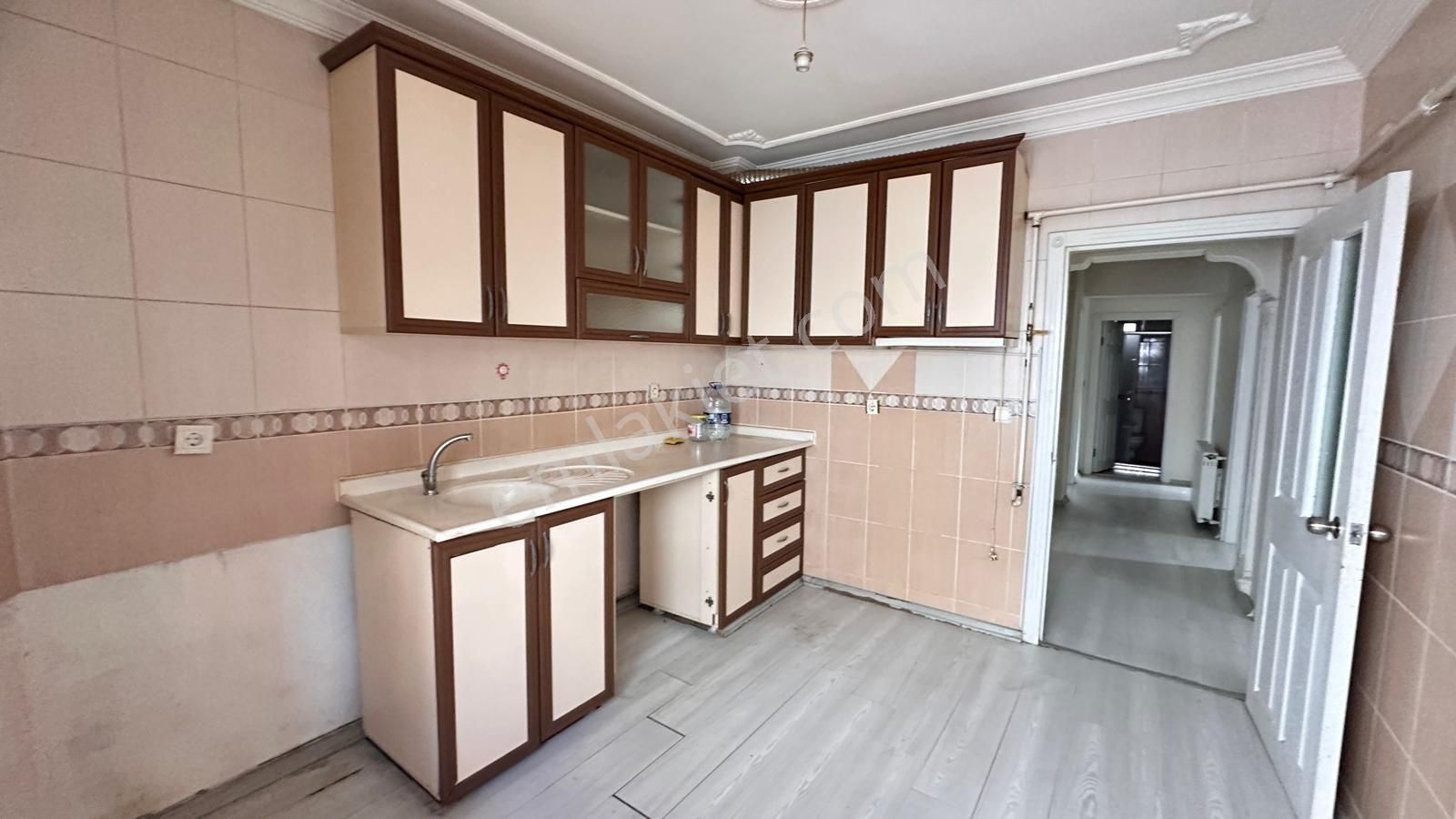 Fsn Den Malazgirtte Katta Yapılı 3+1 Kiralık Daire - Görsel 8