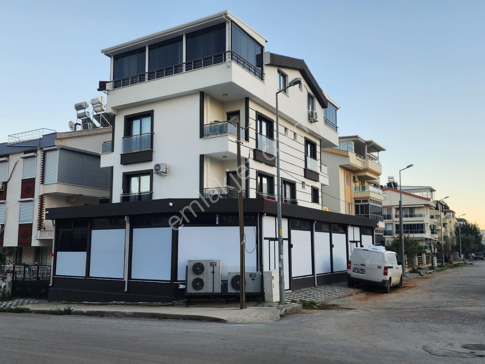 Didim Altınkum Mahallesi'nde Balkonlu Satılık 1+1 Daire