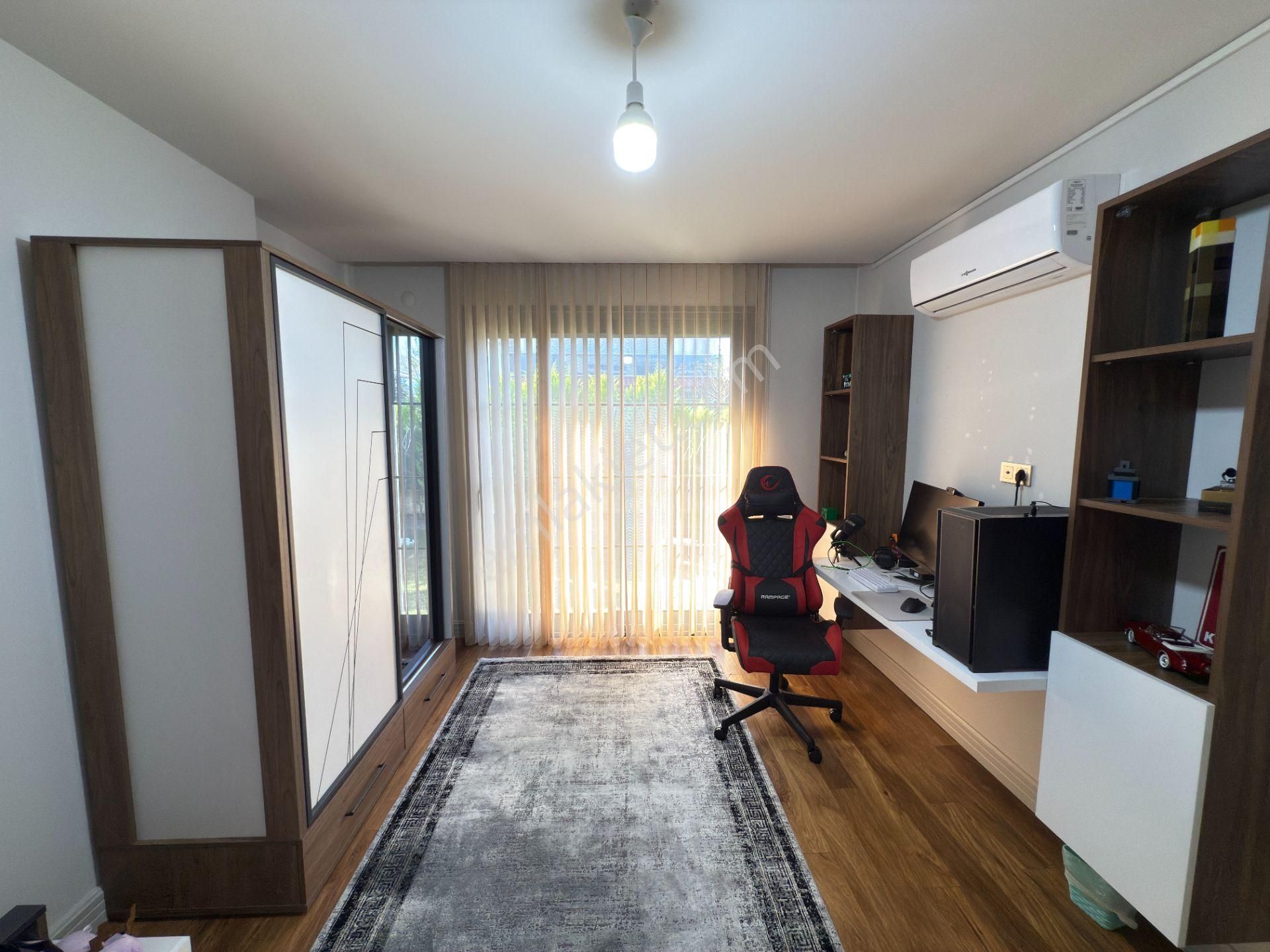 Kadınlar Denizinde, Özel Havuzlu, Denize Yakın 4+1 Lüks Villa - Görsel 27