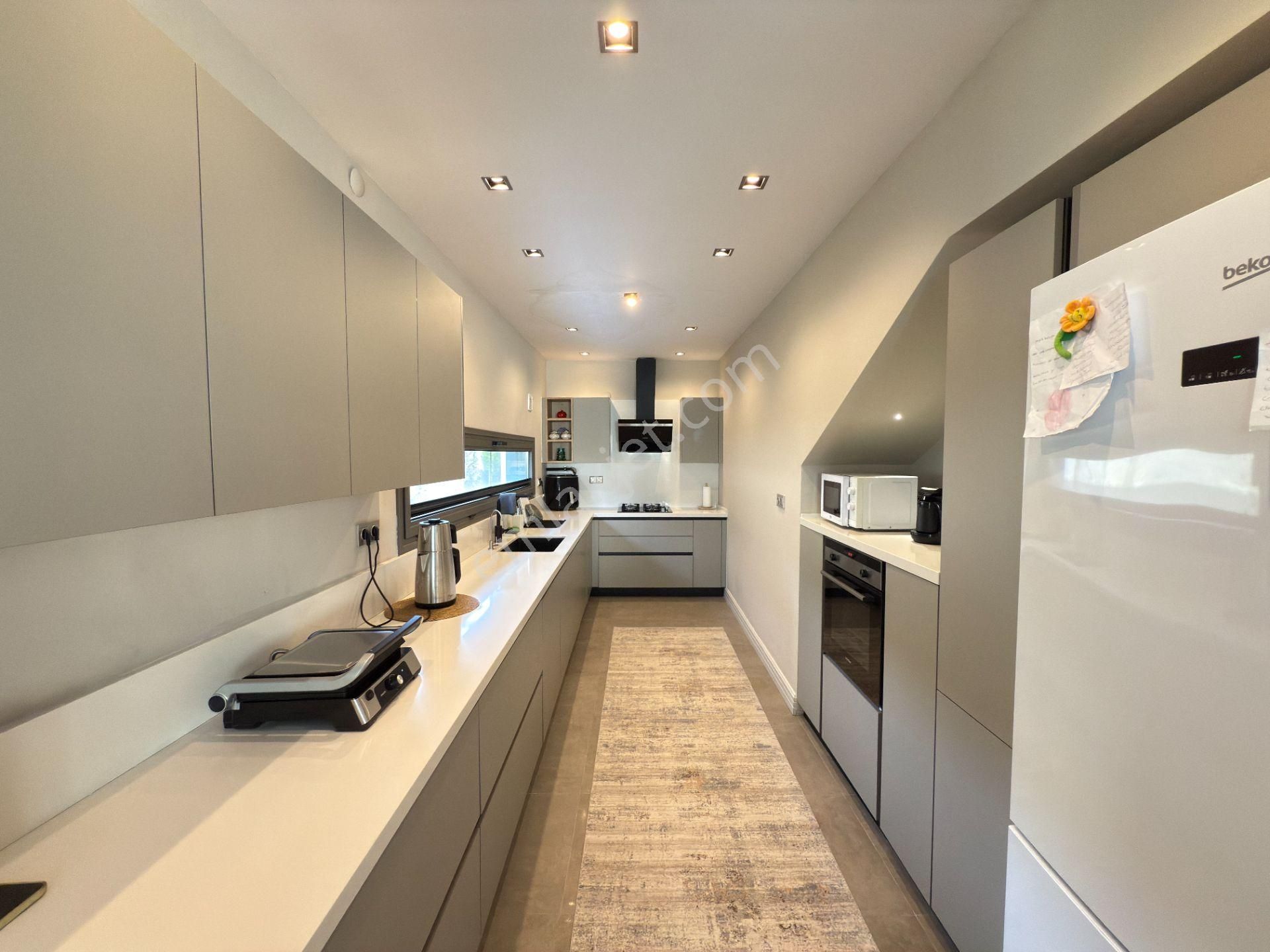 Kadınlar Denizinde, Özel Havuzlu, Denize Yakın 4+1 Lüks Villa - Görsel 26