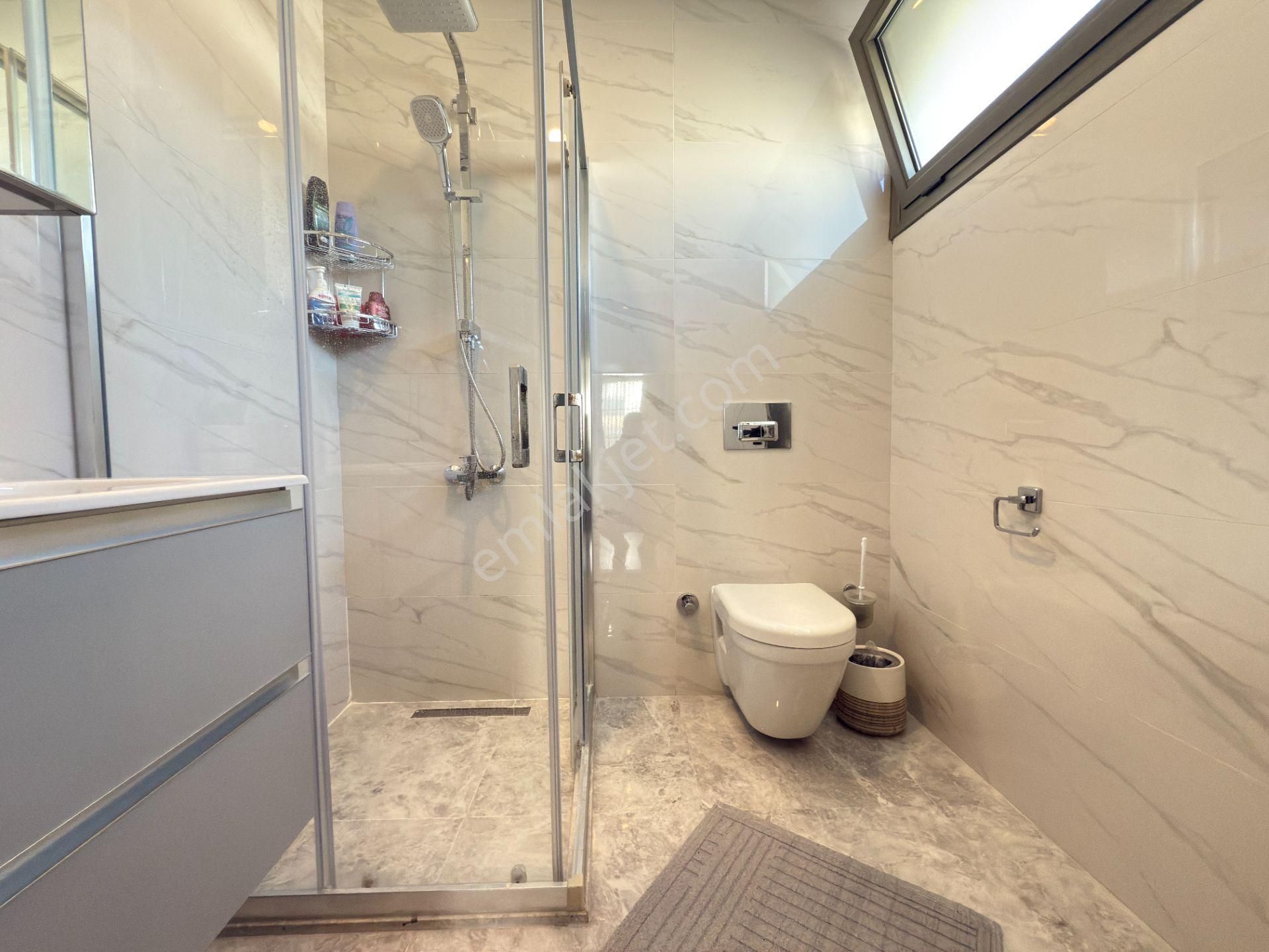 Kadınlar Denizinde, Özel Havuzlu, Denize Yakın 4+1 Lüks Villa - Görsel 19