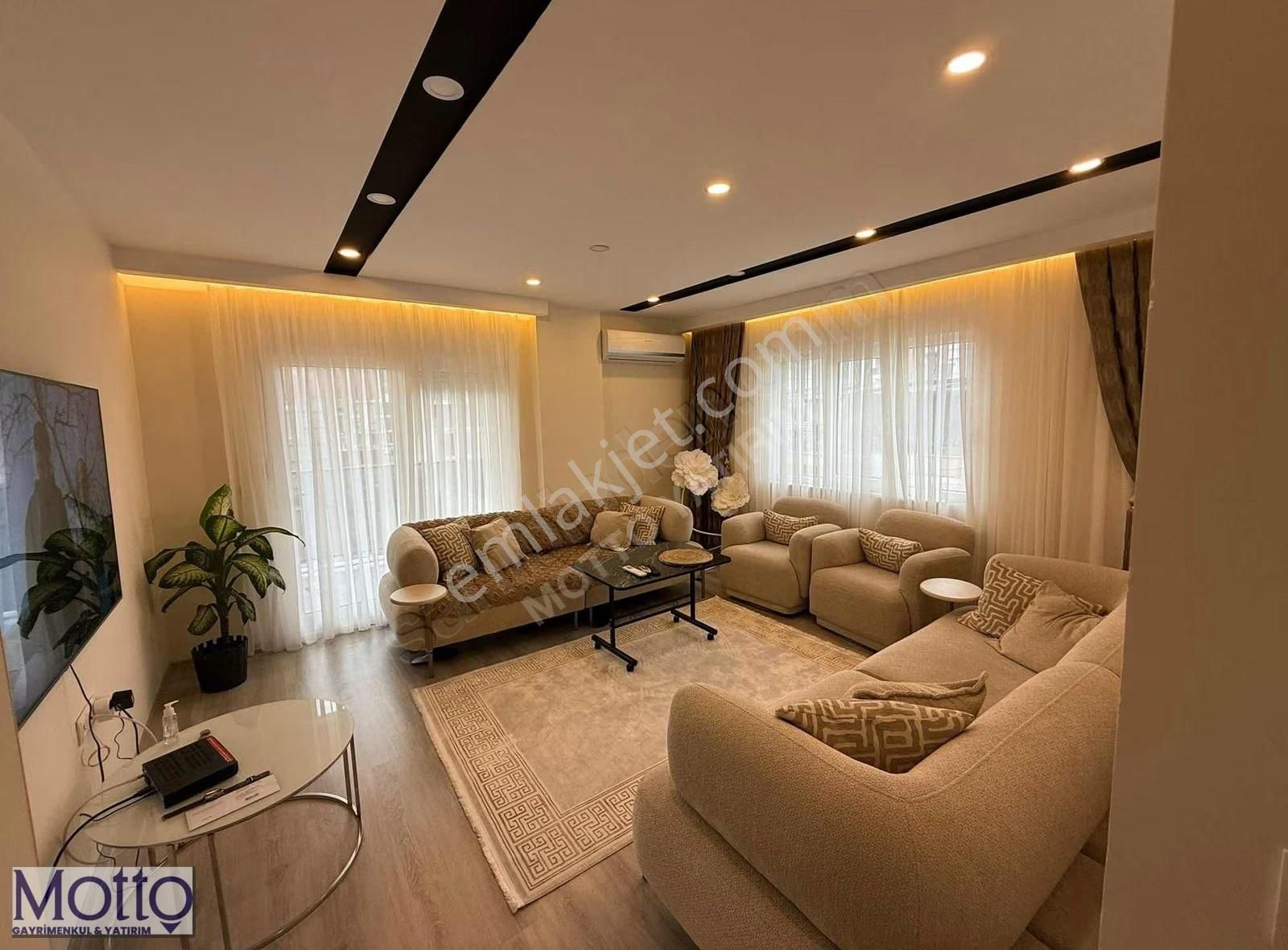 Altınova'da 6+1 Fırsat Satılık Dubleks Daire