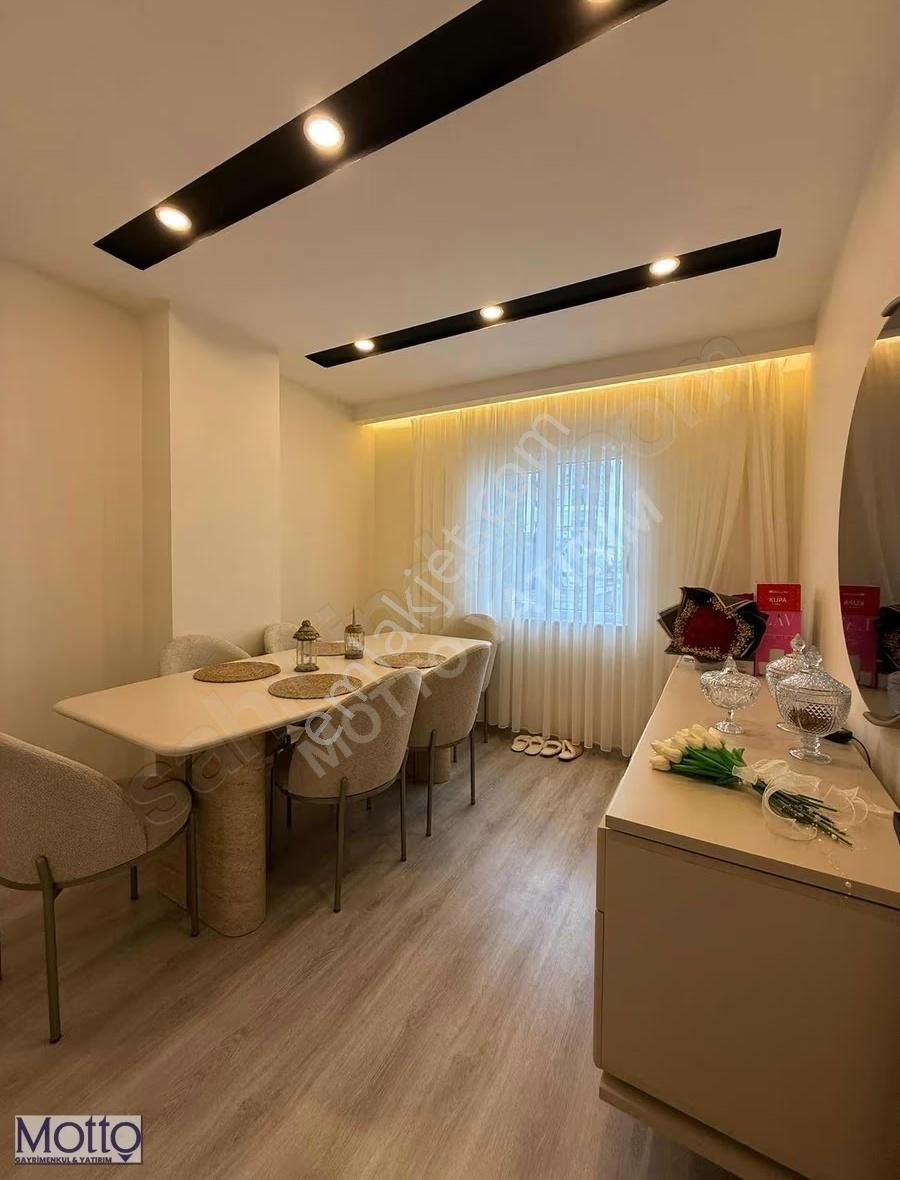 Altınova'da 6+1 Fırsat Satılık Dubleks Daire - Görsel 2