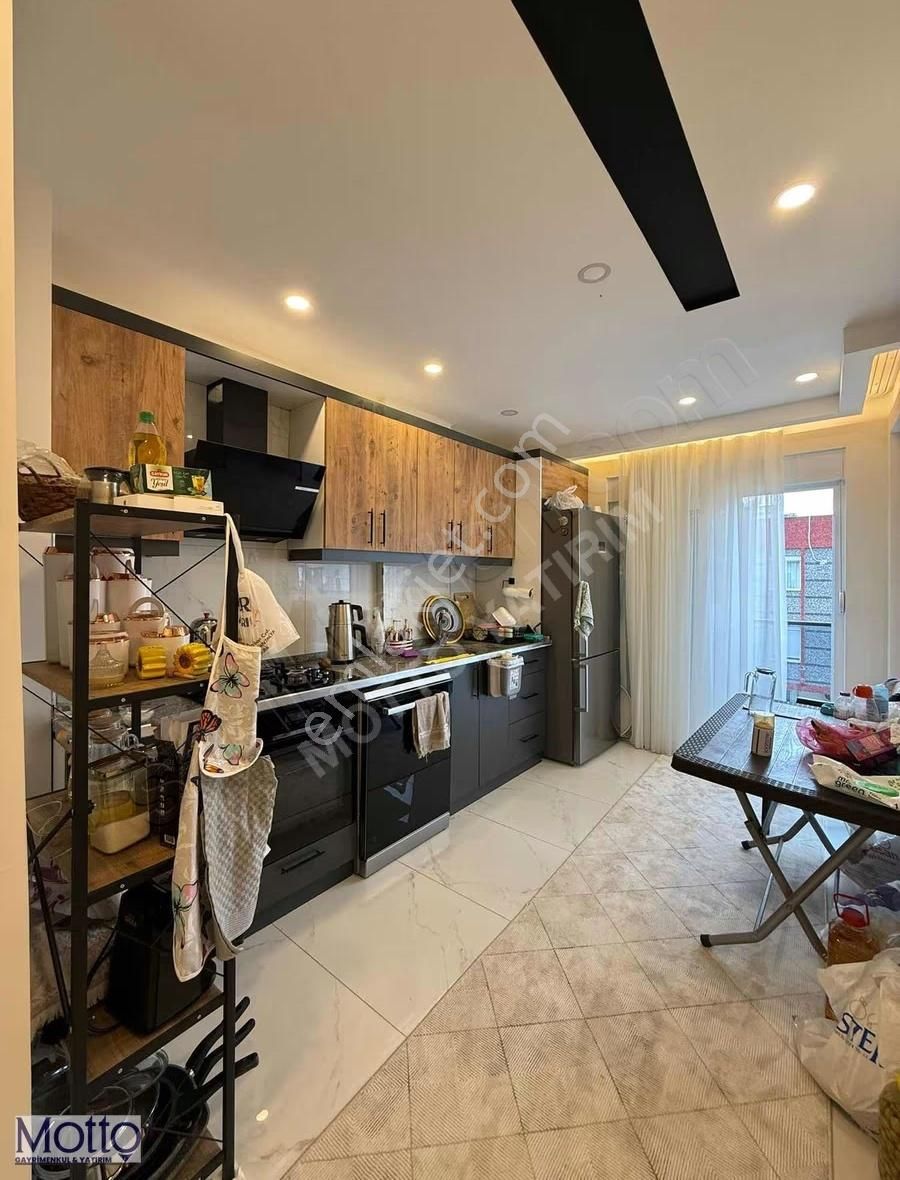 Altınova'da 6+1 Fırsat Satılık Dubleks Daire - Görsel 3