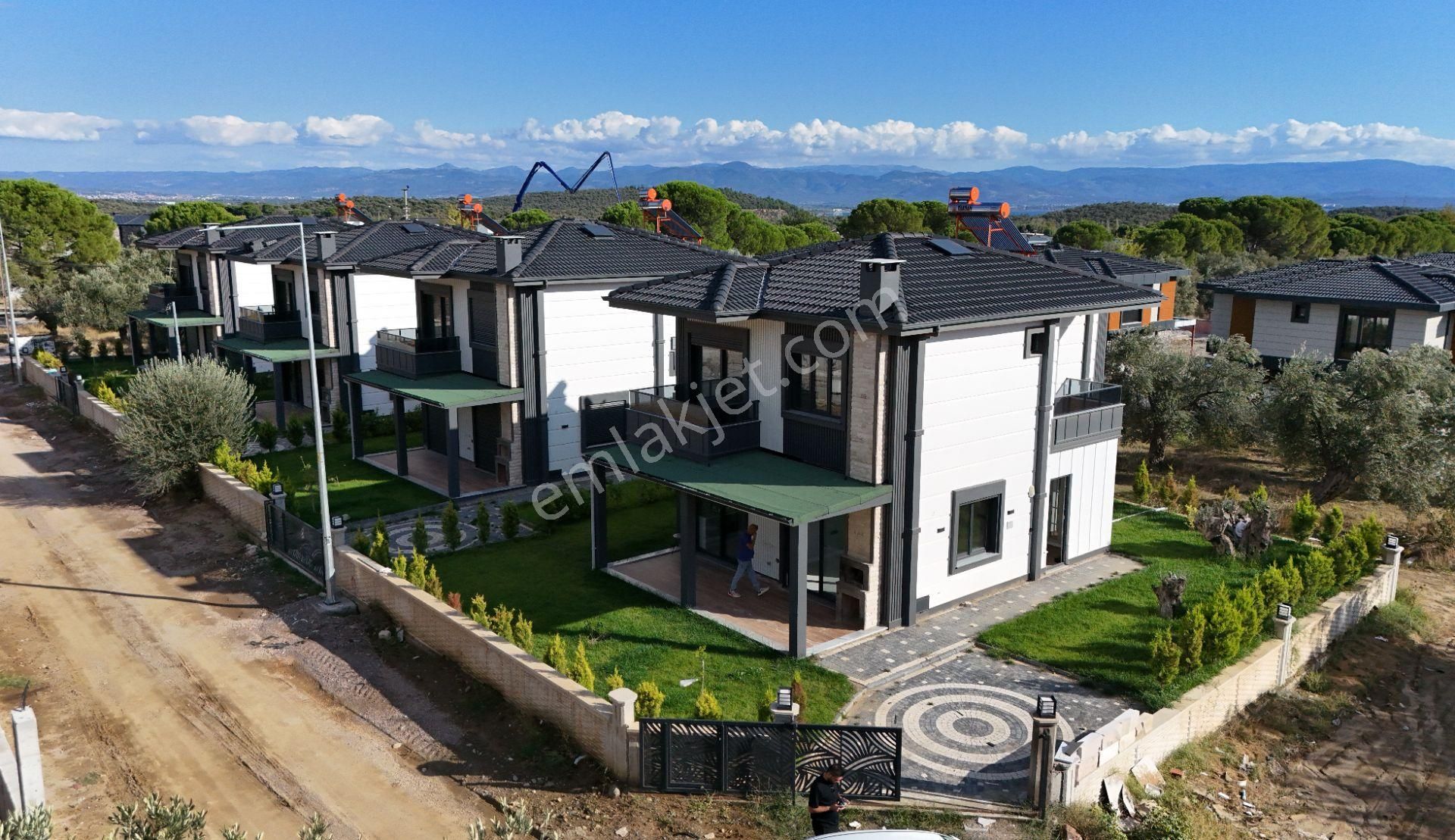 Yiğit'ten Güre'de Sessizliğin Sesini Dinleyeceğin 3+1 Villa - Görsel 2