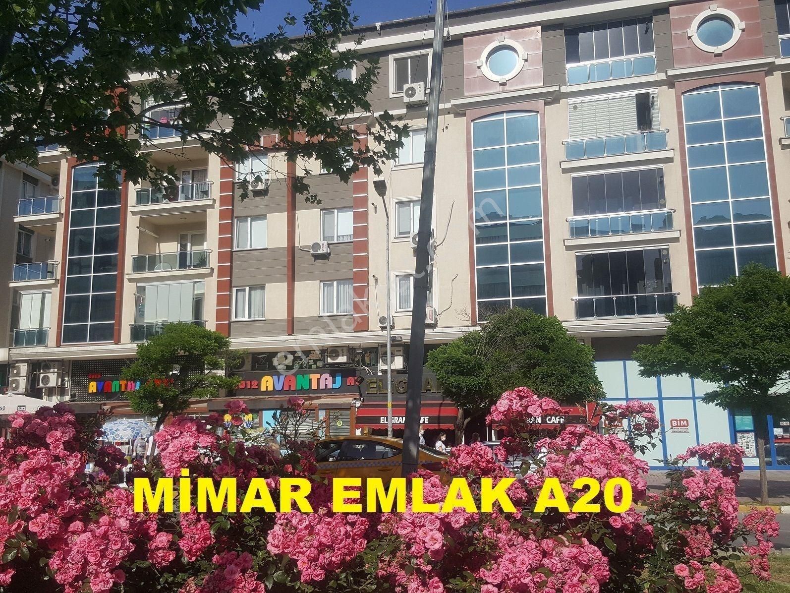 Beylikdüzü Adnan Kahveci Kolejler Bölgesinde Site İçi 2+1=100m2