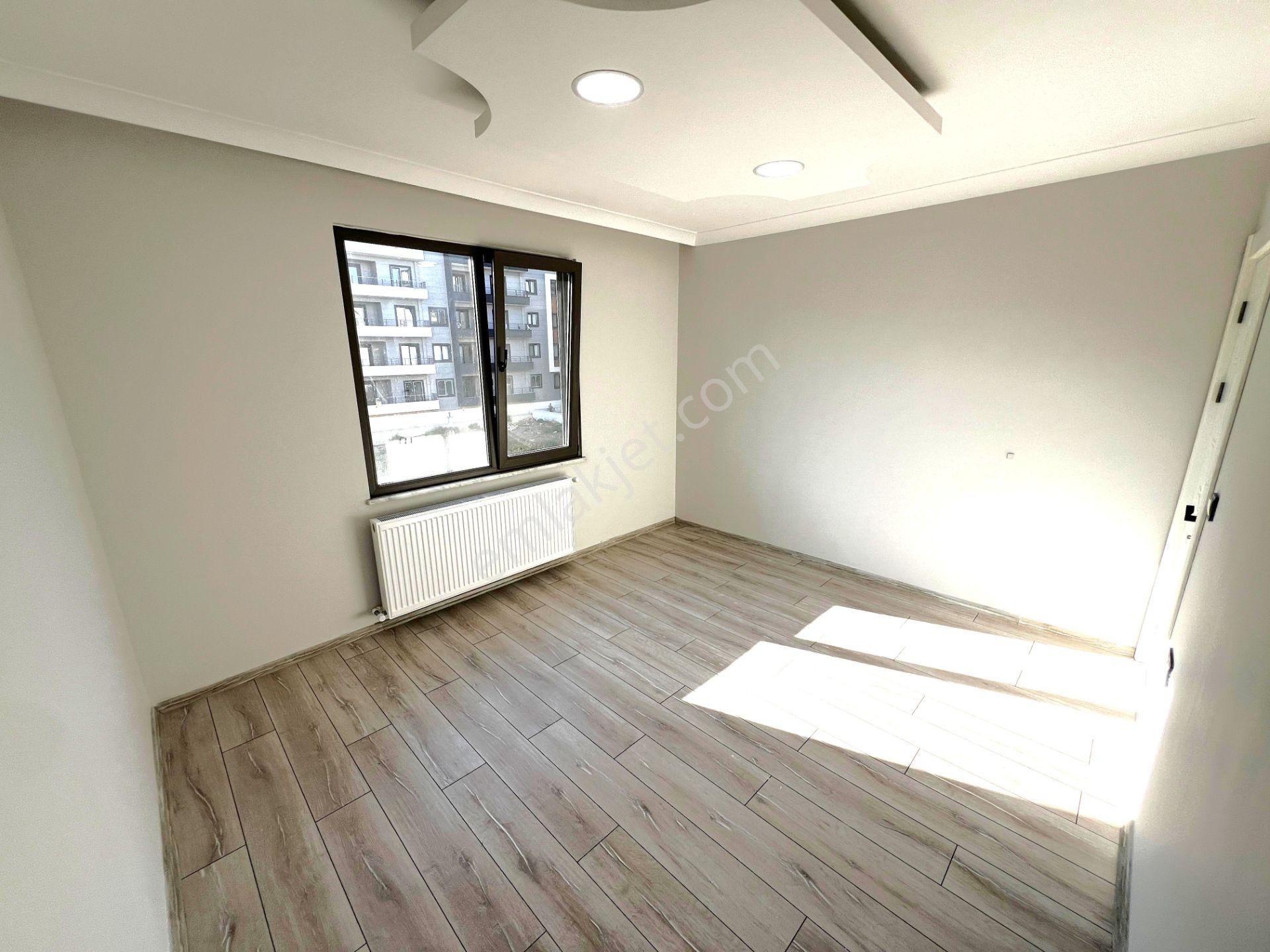 Yiğit'ten Altınkum'da 3 Yaşında Arakat Cam Balkonlu 2+1 Daire - Görsel 20
