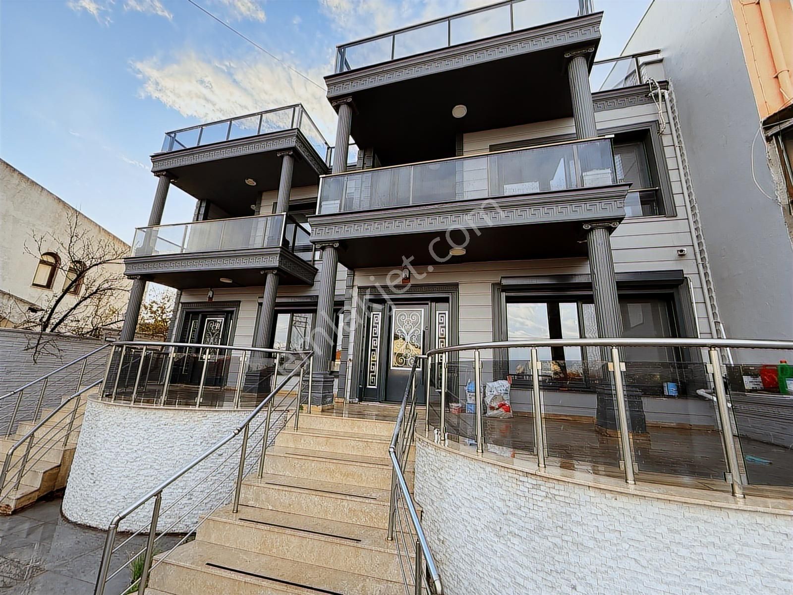 Urla Gülbahçede Denize 50m Mesafede Satılık Full Tadilatlı Villa - Görsel 31