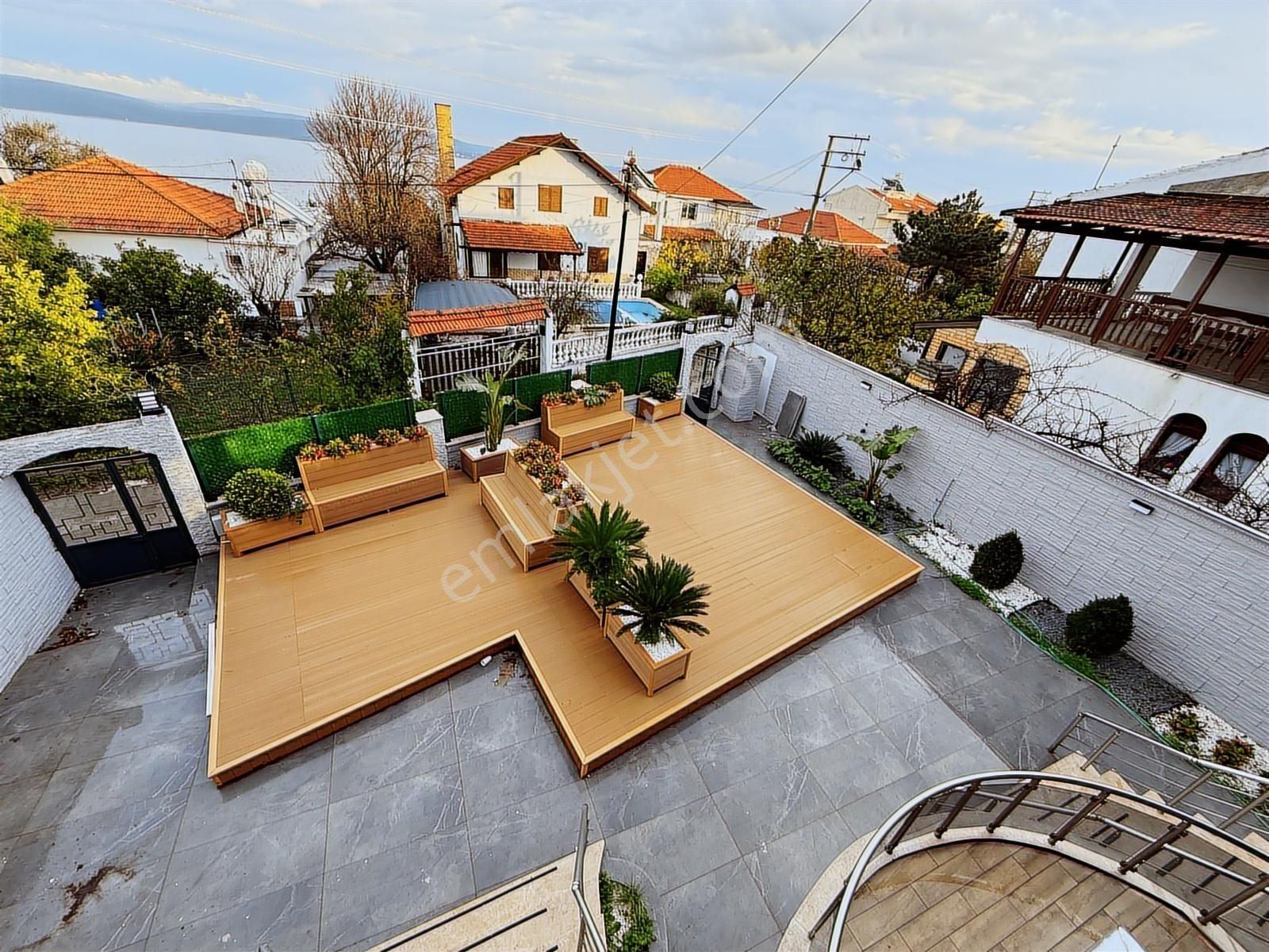 Urla Gülbahçede Denize 50m Mesafede Satılık Full Tadilatlı Villa - Görsel 28