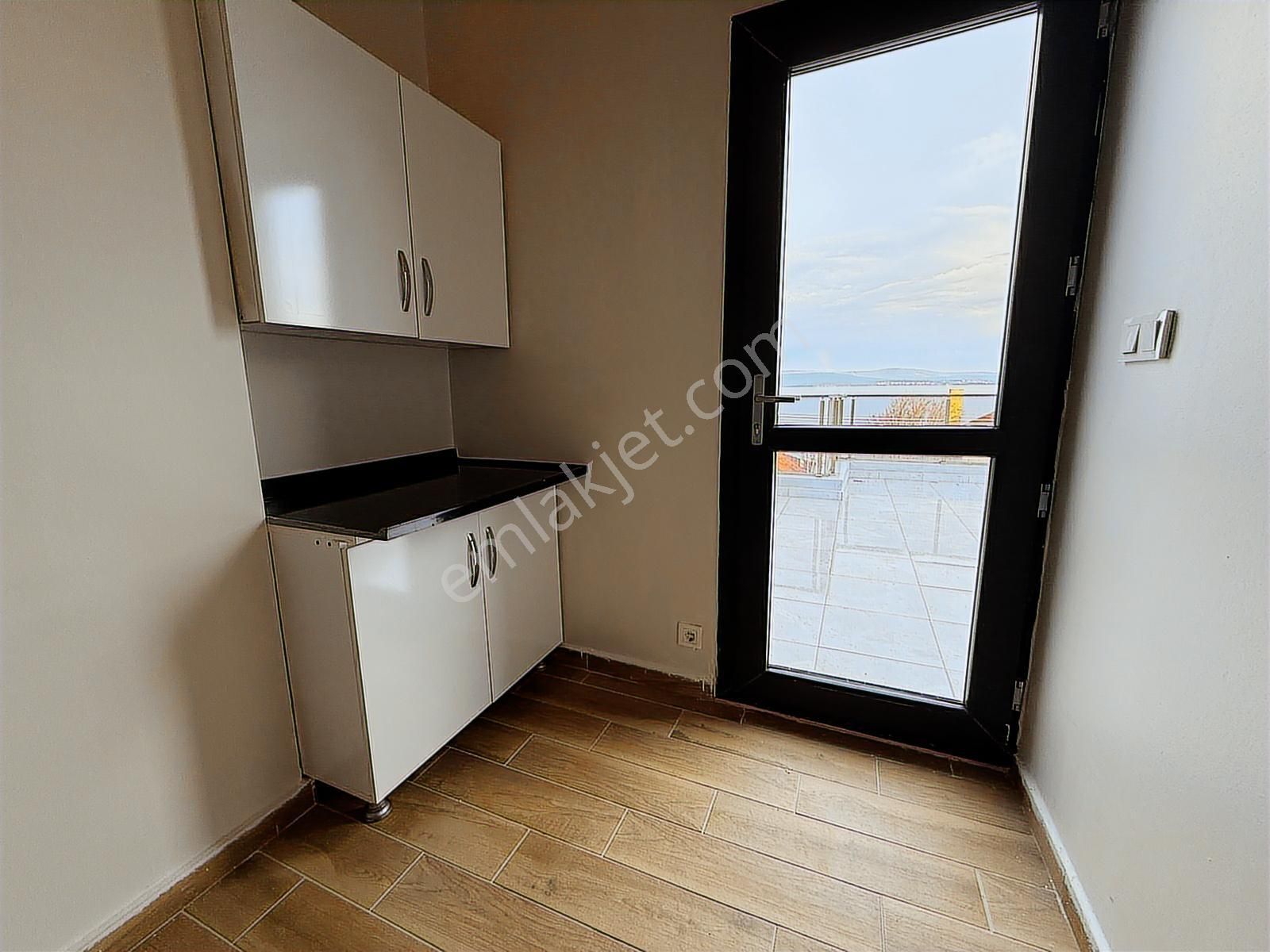 Urla Gülbahçede Denize 50m Mesafede Satılık Full Tadilatlı Villa - Görsel 5