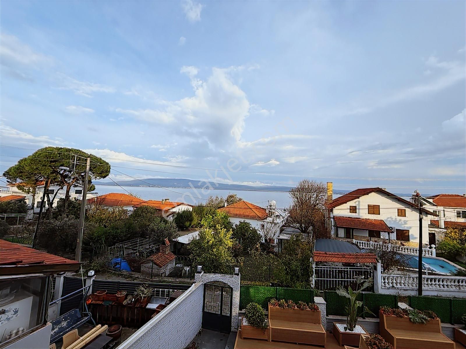 Urla Gülbahçede Denize 50m Mesafede Satılık Full Tadilatlı Villa - Görsel 32