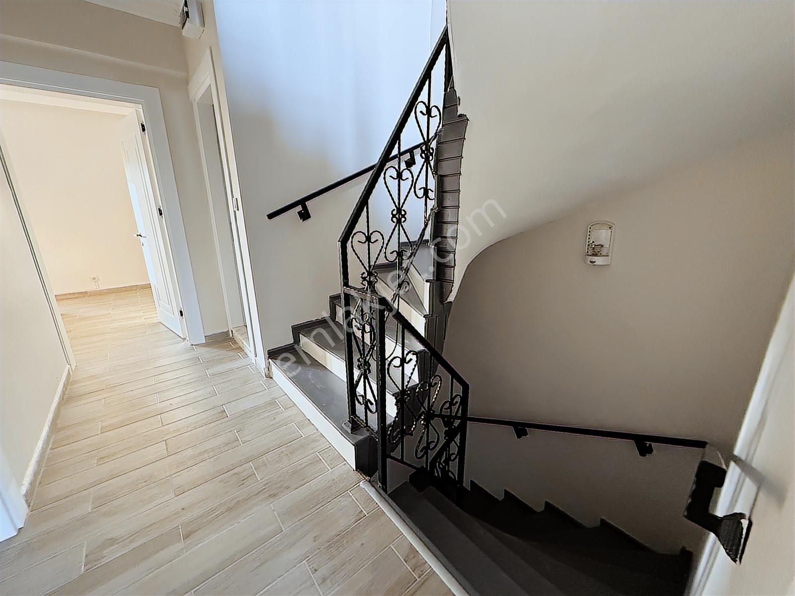 Urla Gülbahçede Denize 50m Mesafede Satılık Full Tadilatlı Villa - Görsel 16